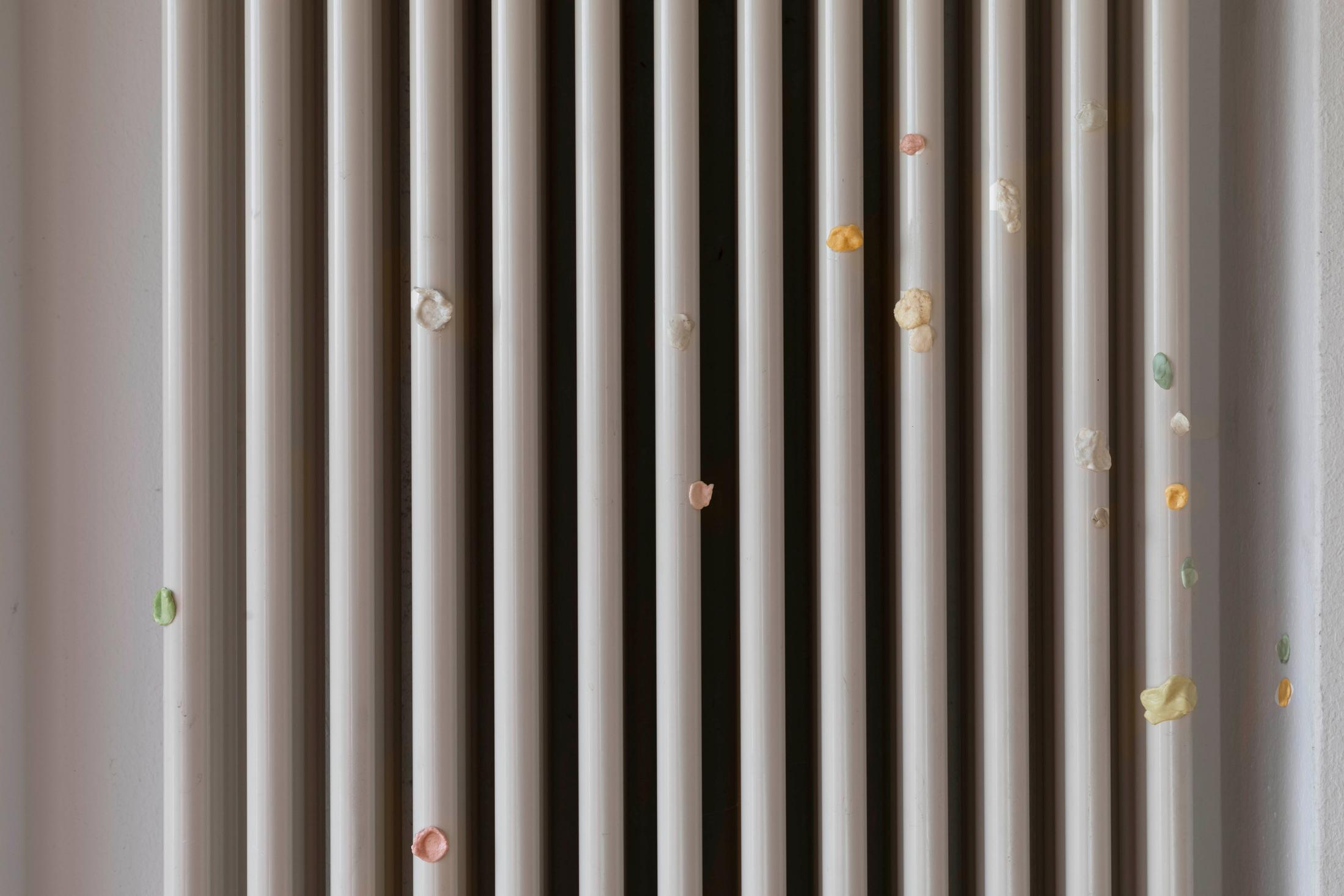 Group Show «On the Brink of Forever; view on Doris Hardeman, The weariness of a wet cloth, 2019» at Im Grafenhag, Winterthur, 2021 / Photo: Simon Javed / Courtesy: the artist and Im Grafenhag