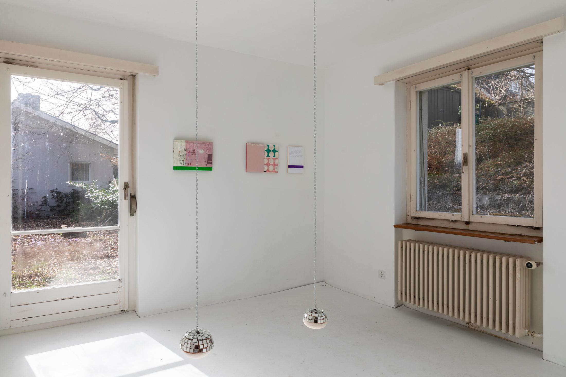 Group Show «On the Brink of Forever; view on Camille Dumond, Extra lives I & II, 2020  and Gilles Jacot, Untitled, 2019» at Im Grafenhag, Winterthur, 2021 / Photo: Simon Javed / Courtesy: the artist and Im Grafenhag