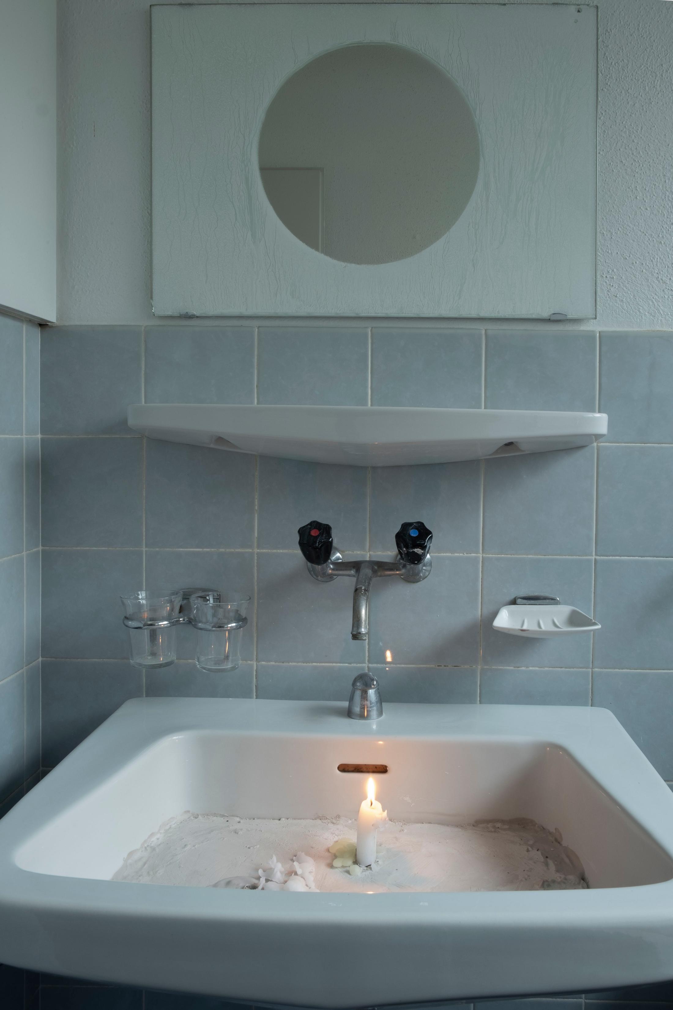 Group Show «On the Brink of Forever; view on Camille Dumond, Seven days ago, 2021» at Im Grafenhag, Winterthur, 2021 / Photo: Hannes Truninger / Courtesy: the artist and Im Grafenhag