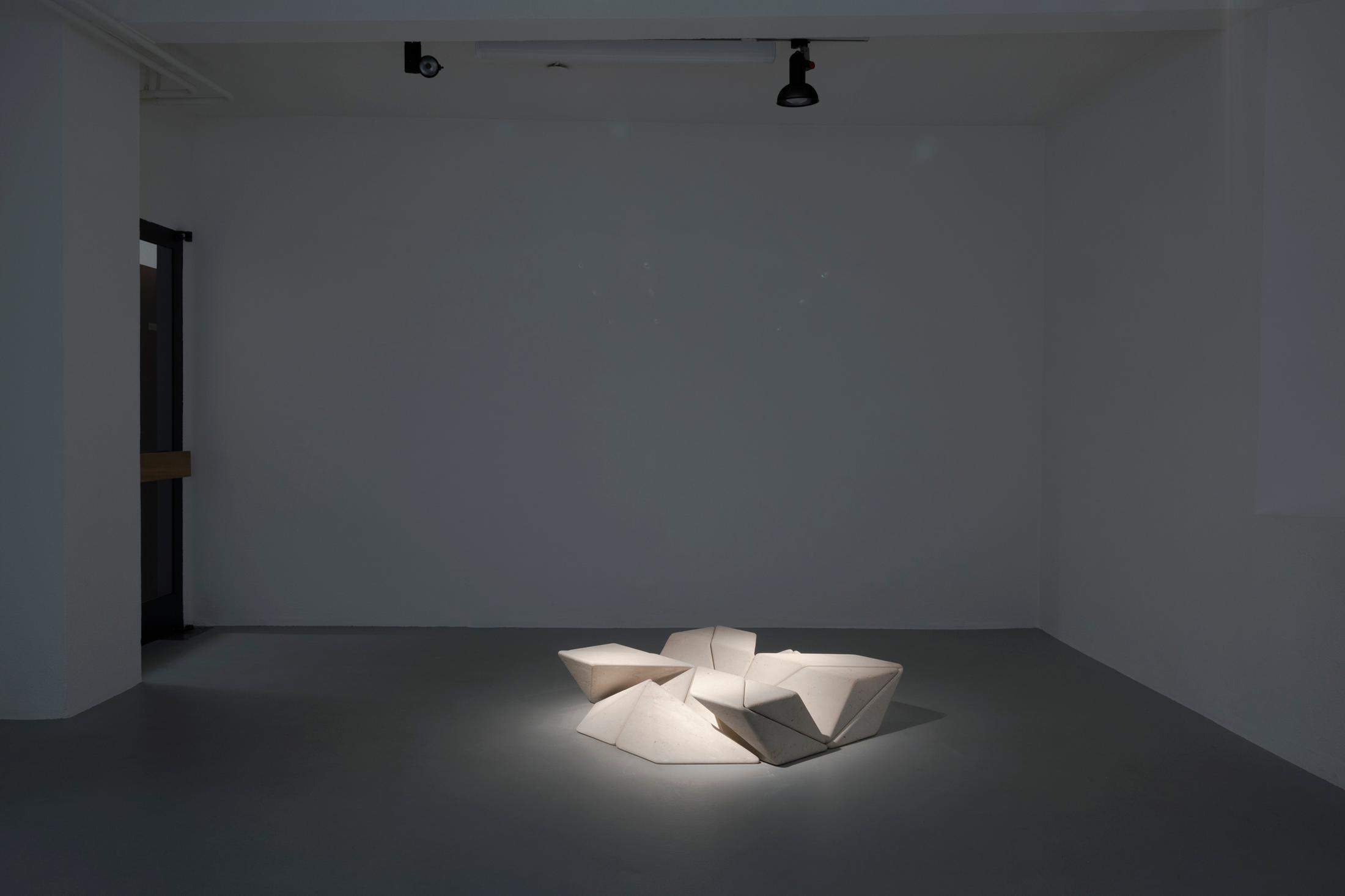 Exhibition View Owsky Kobalt Solo Show «Beseelte Steine» at Galerie Müller, Basel, 2022 / Photo: Gina Folly / Courtesy: the artist and Galerie Müller