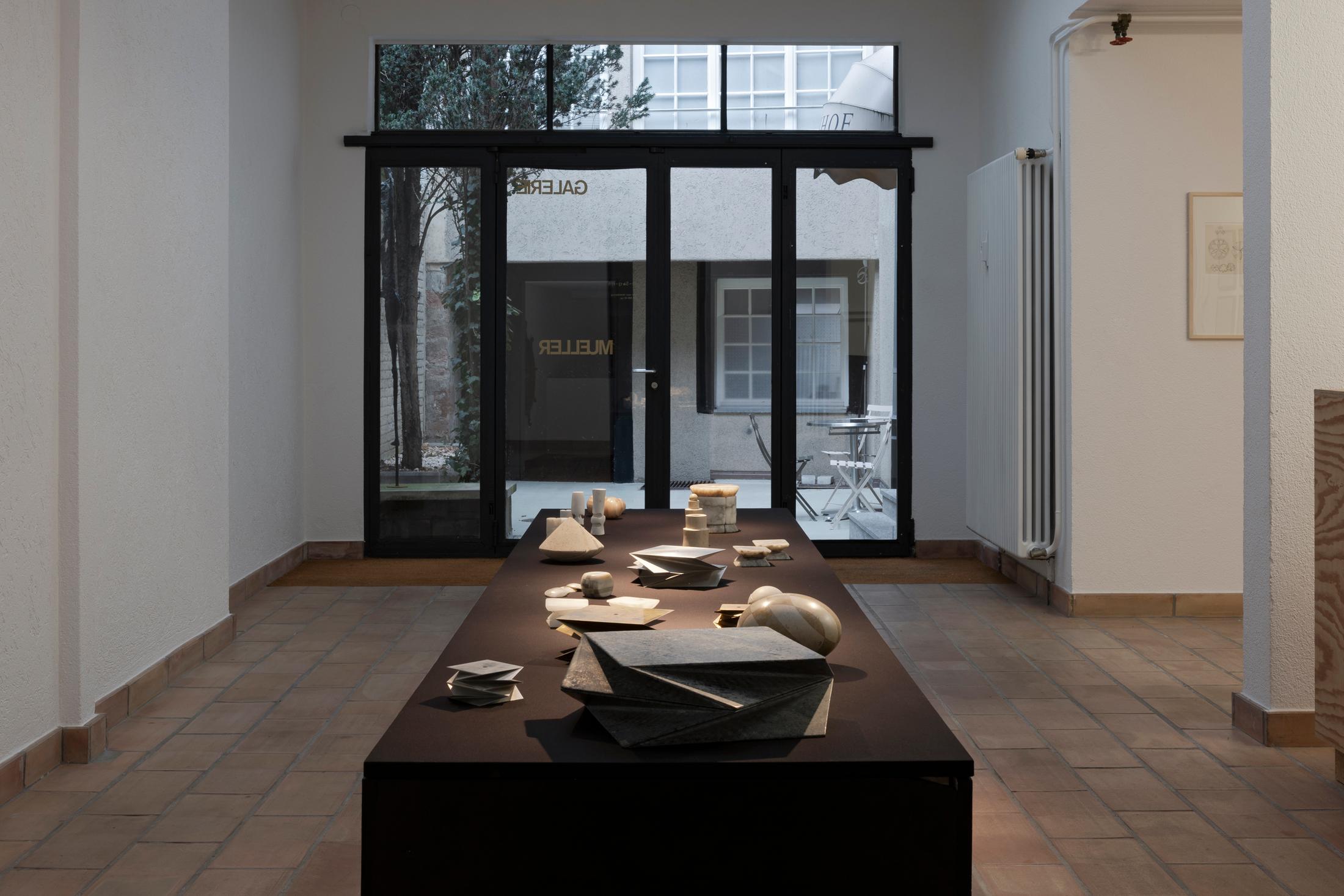 Exhibition View Owsky Kobalt Solo Show «Beseelte Steine» at Galerie Müller, Basel, 2022 / Photo: Gina Folly / Courtesy: the artist and Galerie Müller