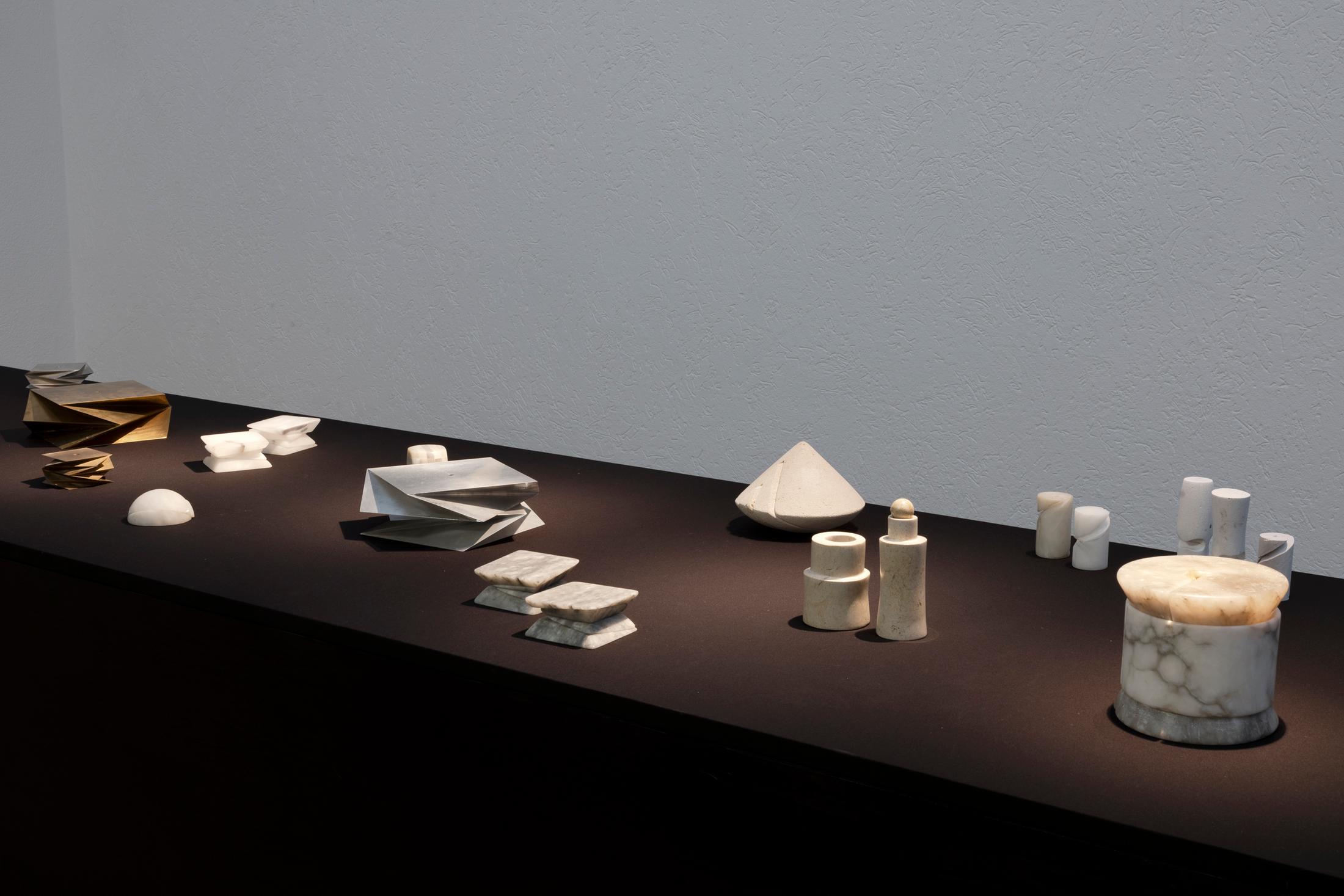 Exhibition View Owsky Kobalt Solo Show «Beseelte Steine» at Galerie Müller, Basel, 2022 / Photo: Gina Folly / Courtesy: the artist and Galerie Müller