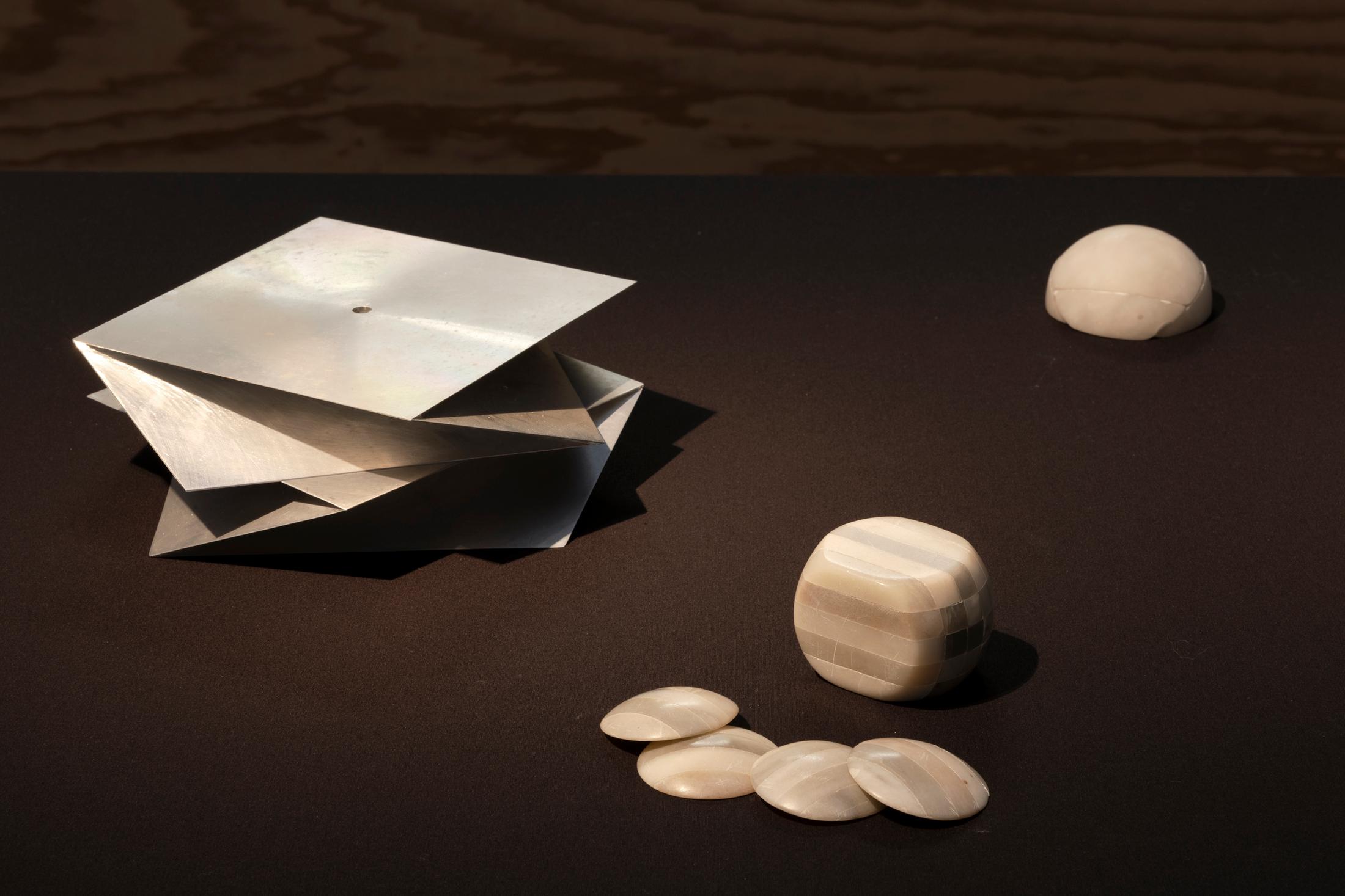 Exhibition View Owsky Kobalt Solo Show «Beseelte Steine» at Galerie Müller, Basel, 2022 / Photo: Gina Folly / Courtesy: the artist and Galerie Müller