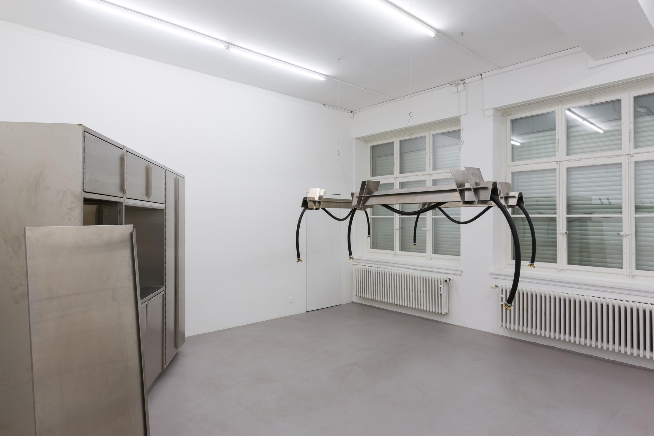 Exhibition View Partrick Hari Soloshow «diese ecke wurde als verloren aufgegeben / view on Mask (hommage to Andrea Fraser), 2018» at Bolte Lang, Zurich / Courtesy: the artist and Bolte Lang, Zurich