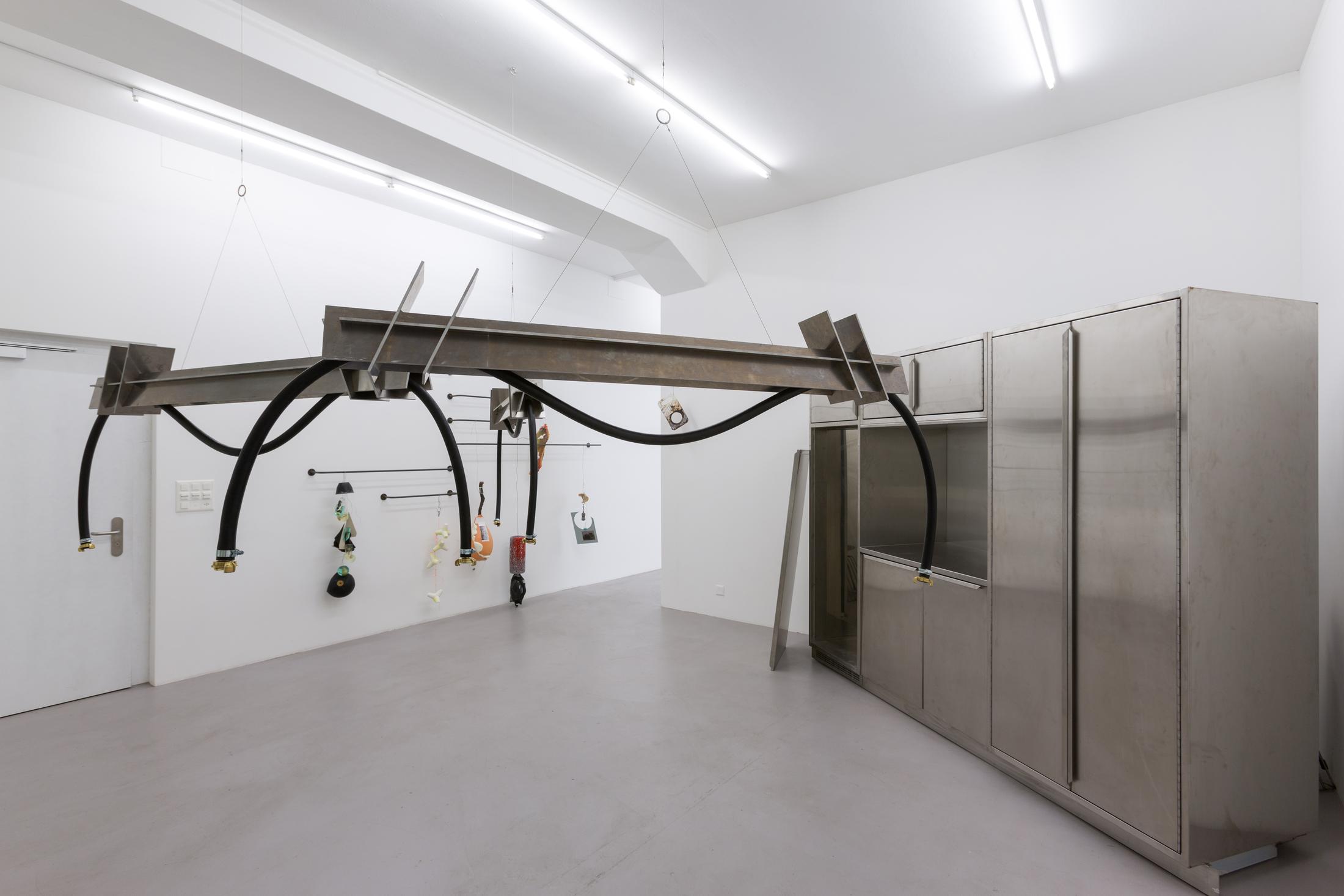 Exhibition View Partrick Hari Soloshow «diese ecke wurde als verloren aufgegeben / view on Mask (hommage to Andrea Fraser), 2018» at Bolte Lang, Zurich / Courtesy: the artist and Bolte Lang, Zurich