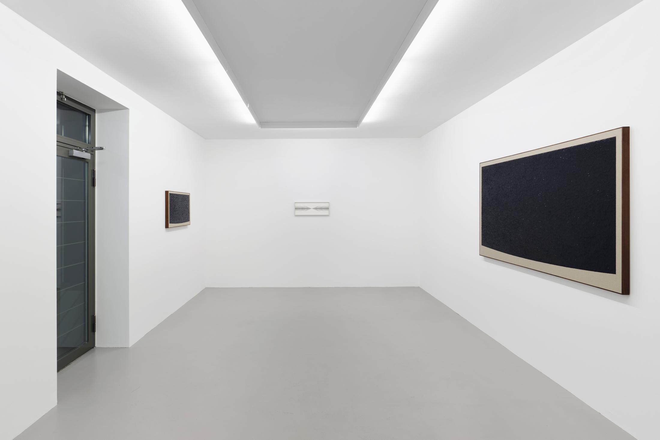 Exhibition View Paul Fägerskiöld Solo Show «Longue durée» at GALERIE PHILIPPZOLLLINGER, Zurich, 2022 / Photo: Conradin Frei / Courtesy: the artist and GALERIE PHILIPPZOLLLINGER