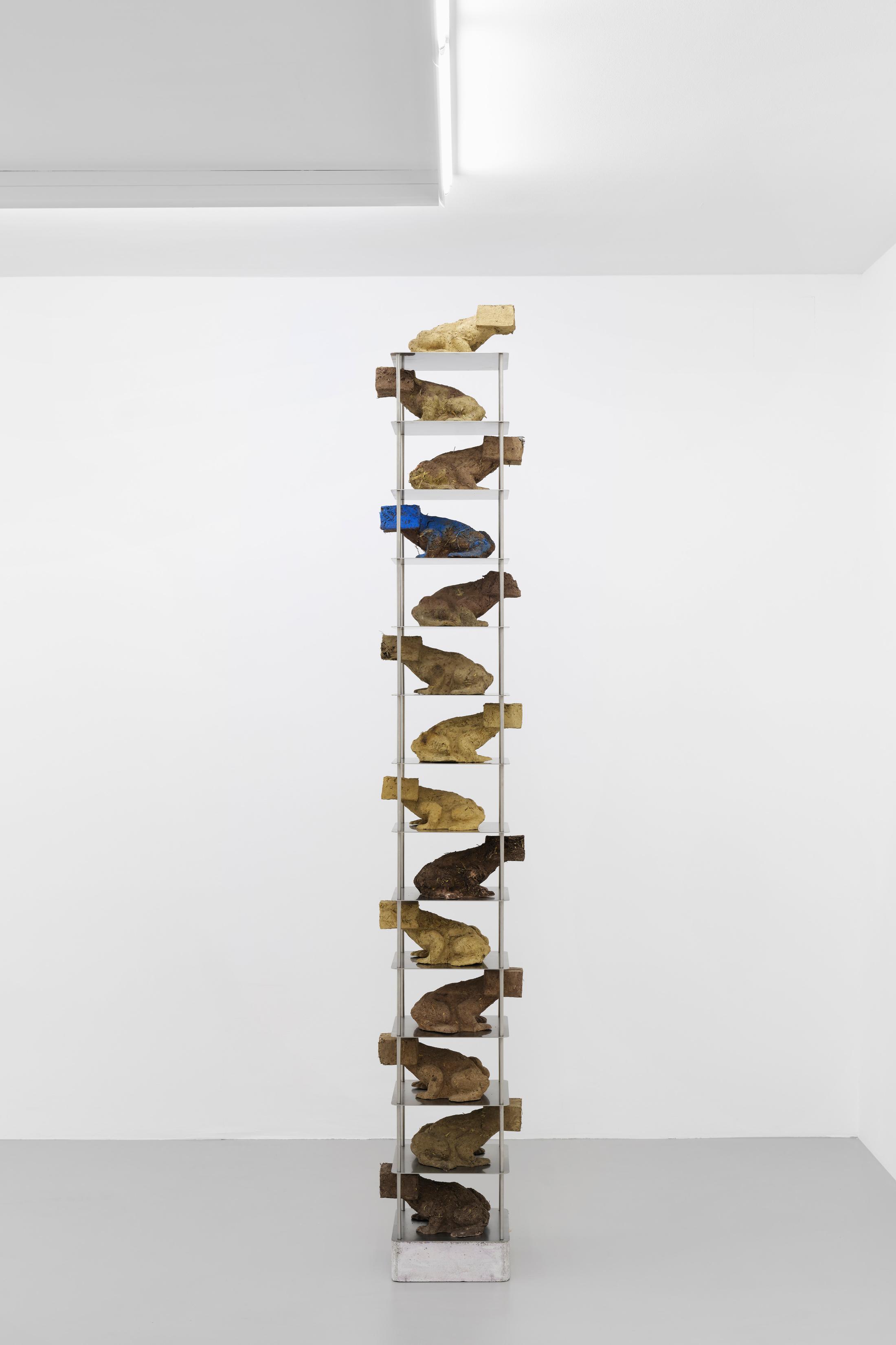 Exhibition View Pedro Wirz Solo Show «Tooth of a Giant; view on Pedro Wirz, Tooth of a Giant, 2020, Chrome steel, clay, humus, hay, acrylic binder, 248 x 35 x 35 cm» at GALERIE PHILIPPZOLLINGER, Zurich, 2020 / Photo: Conradin Frei / Courtesy: the artist and GALERIE PHILIPPZOLLINGER