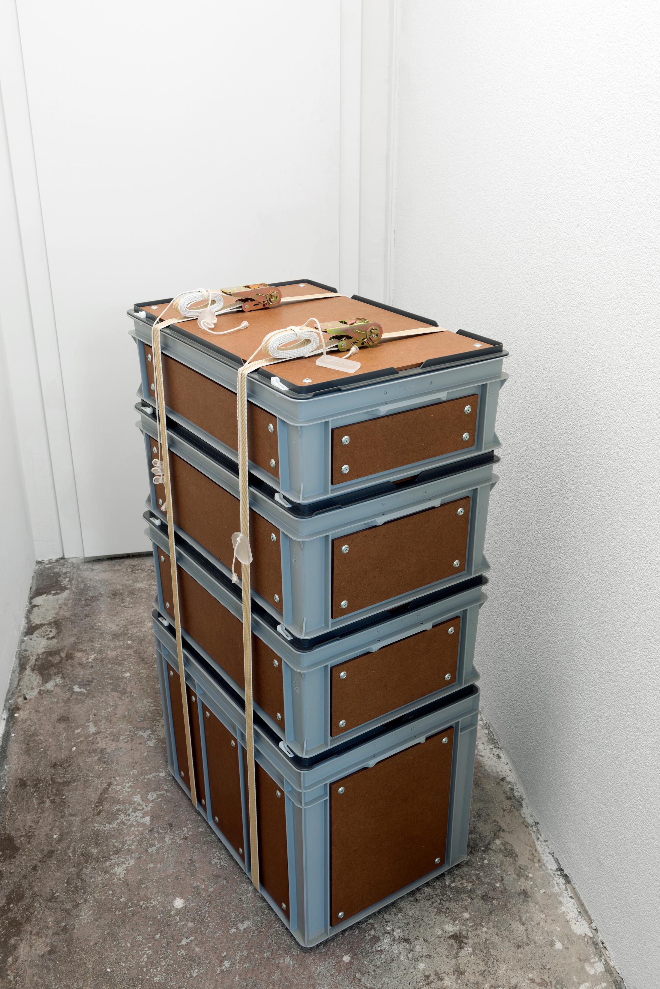 Exhibition View Groupshow «Peinture Jaune; view on Auerélien Martin, Untitled, 2019» at Sattelkammer, Bern / Photo: Samuel Rauber / Courtesy: the artist and Sattelkammer, Bern