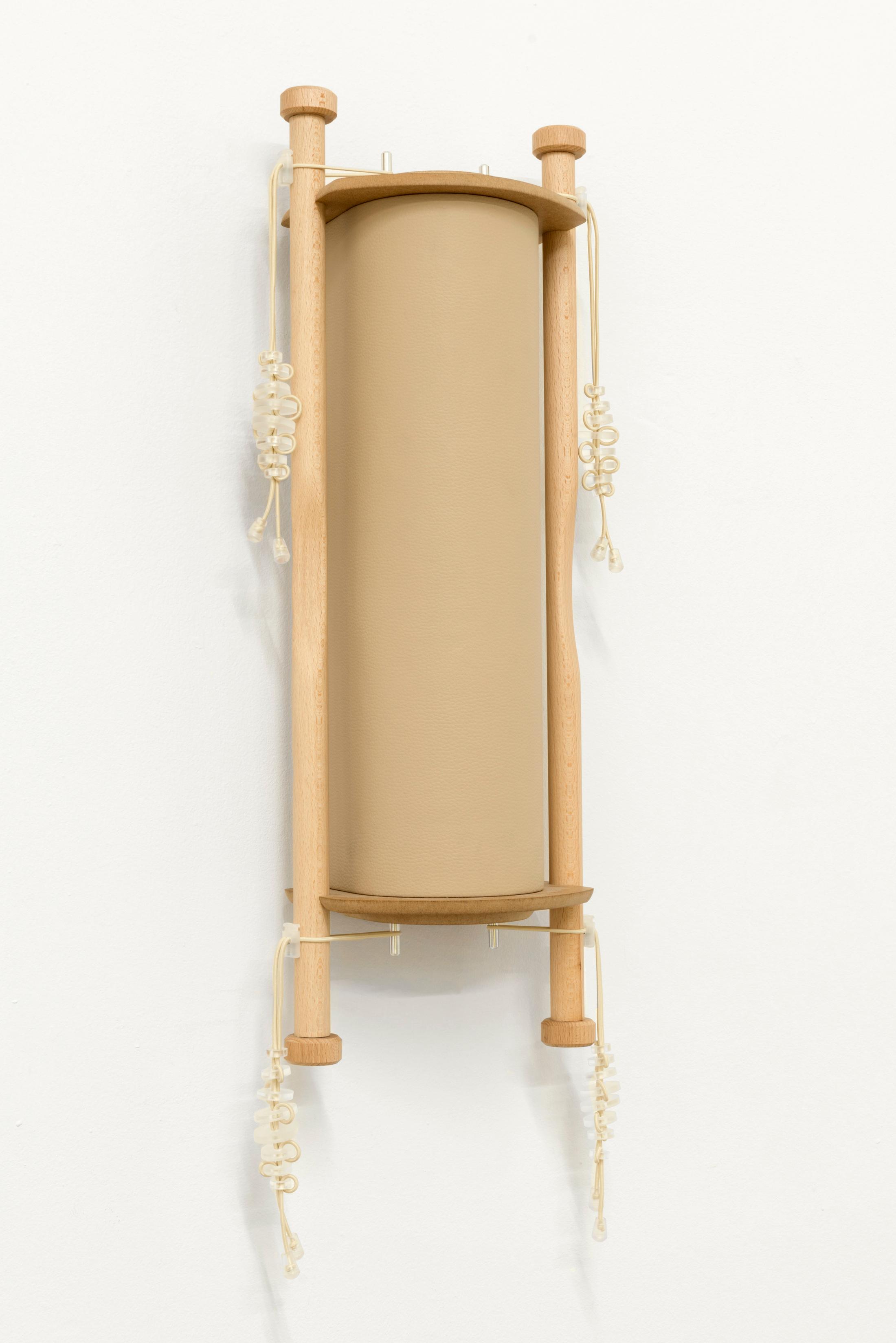 Exhibition View Groupshow «Peinture Jaune; view on Auerélien Martin, Le Colonel II, 2019» at Sattelkammer, Bern / Photo: Samuel Rauber / Courtesy: the artist and Sattelkammer, Bern