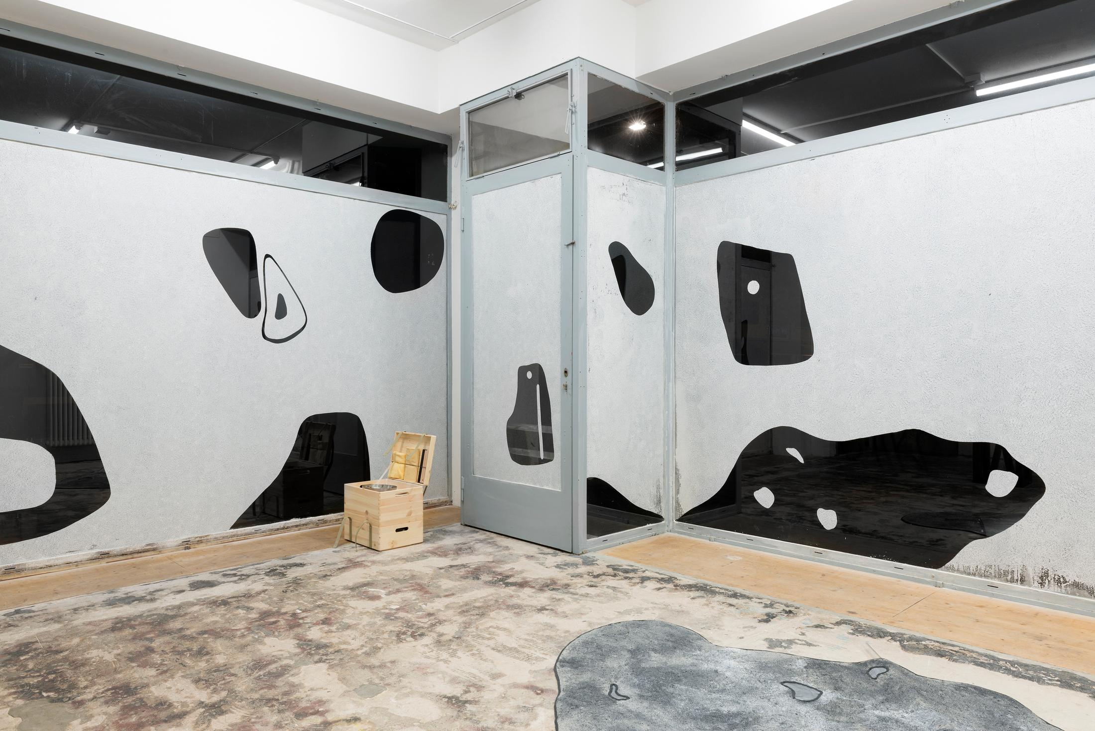 Exhibition View Groupshow «Peinture Jaune» at Sattelkammer, Bern / Photo: Samuel Rauber / Courtesy: the artist and Sattelkammer, Bern