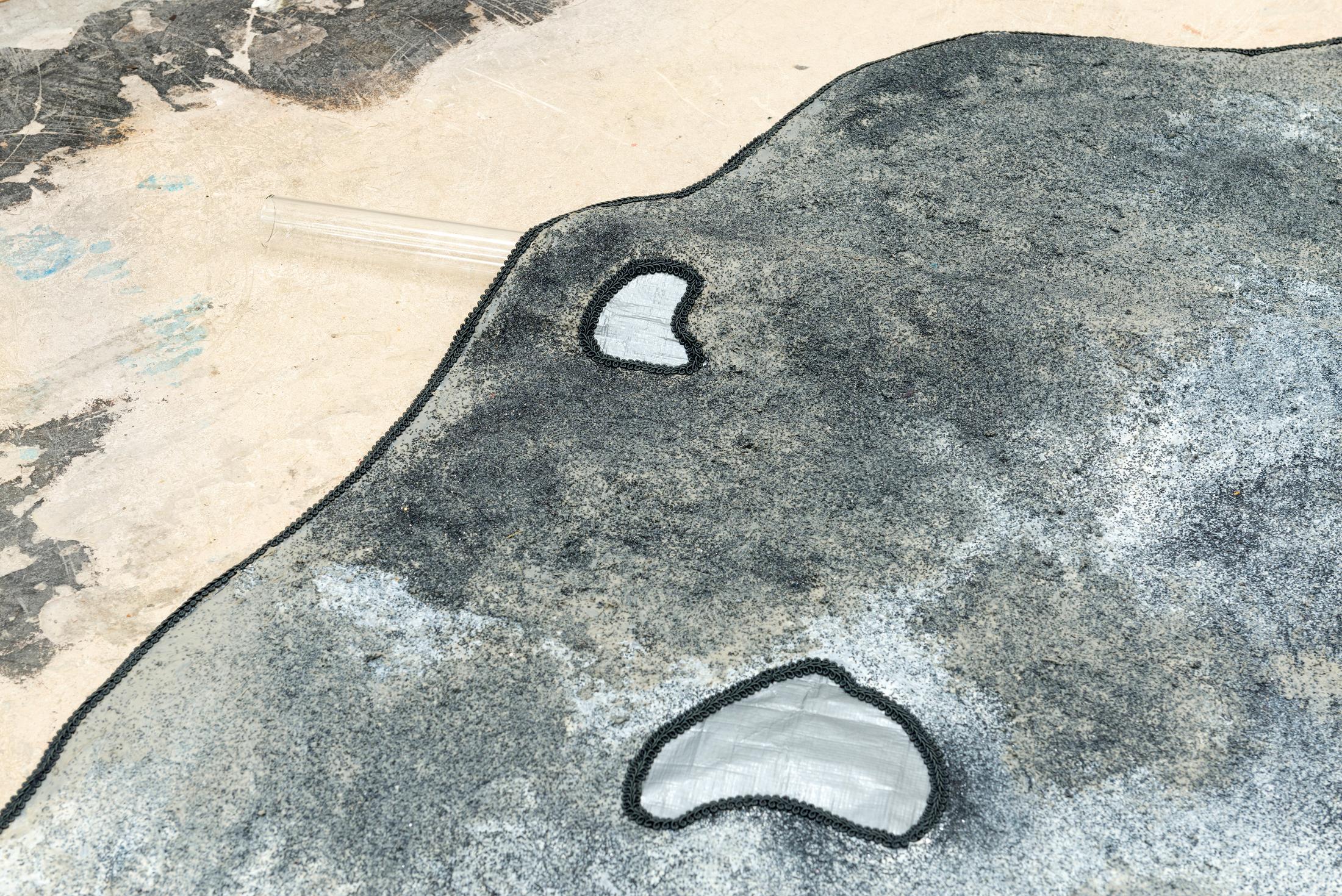 Exhibition View Groupshow «Peinture Jaune; view on Pauline Cordier, Rou, 2019» at Sattelkammer, Bern / Photo: Samuel Rauber / Courtesy: the artist and Sattelkammer, Bern