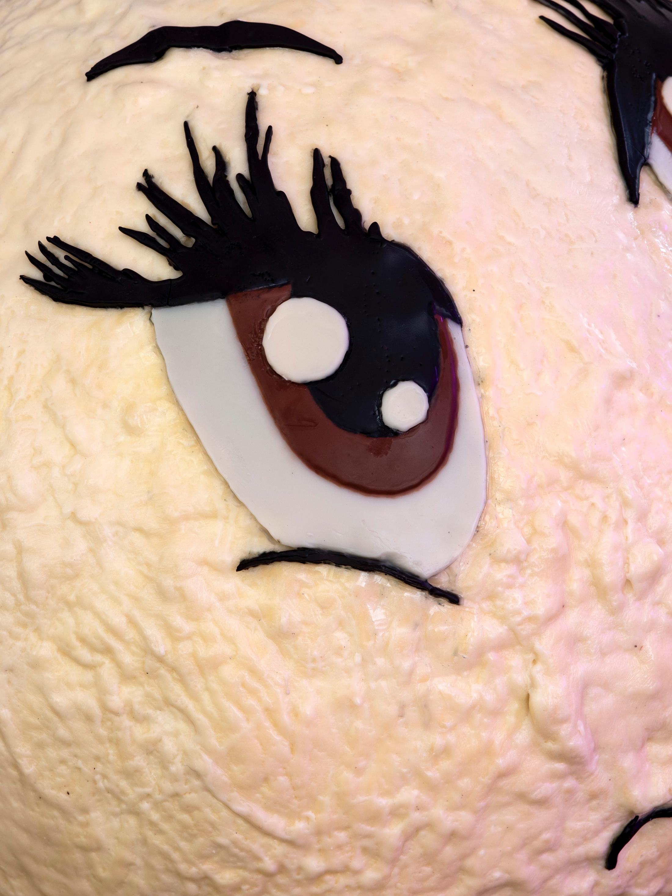 Exhibition View Philip Ortelli and Sandar Tun Tun Duo Show «Casting Shades at New Moon; view on Philip Ortelli, Miss Lure, 2021» at KRONE COURONNE, Biel, 2021 / Photo: James Bantone / Courtesy: artists and KRONE COURONNE Biel