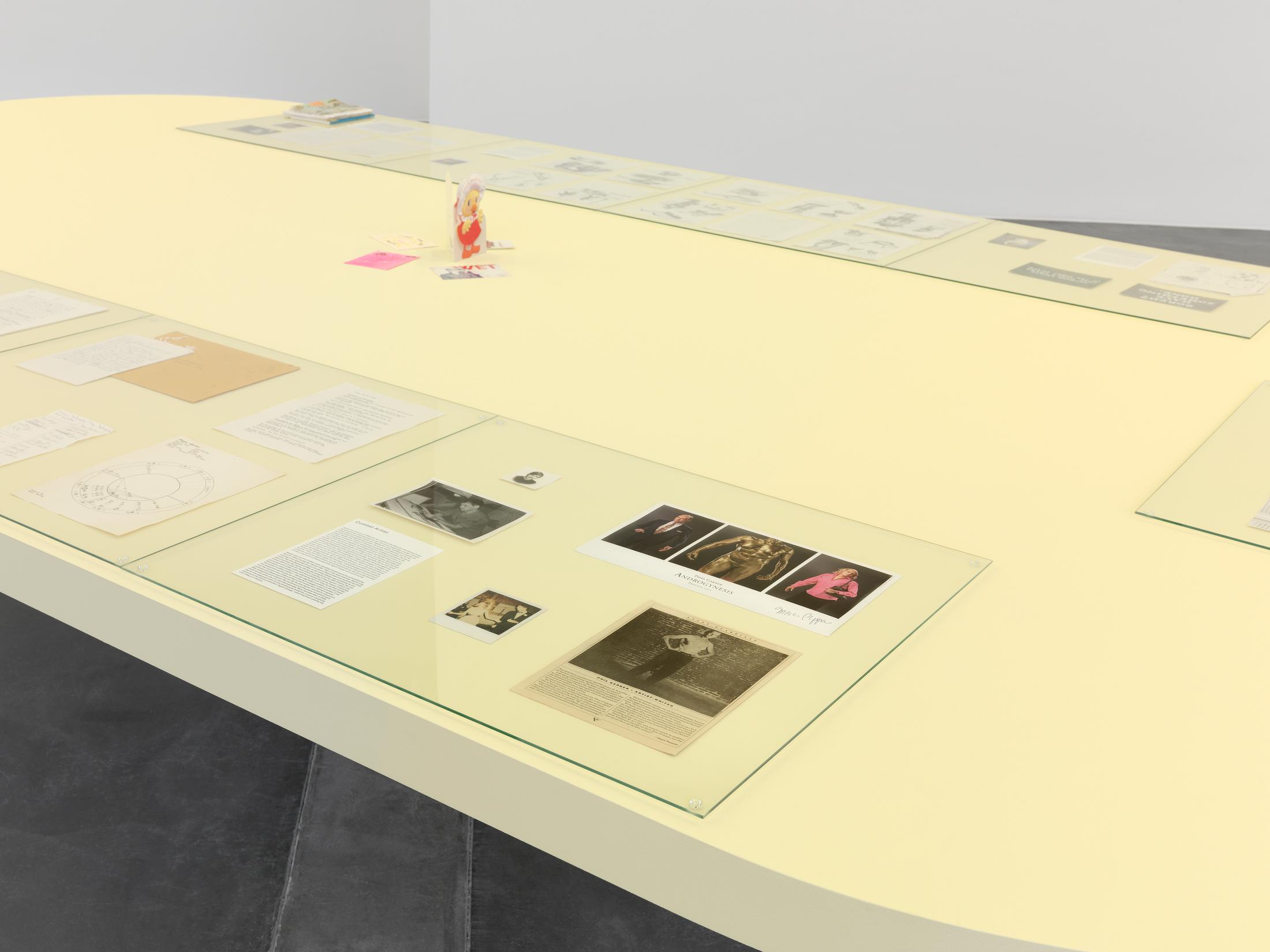 Exhibition View Pippa Garner Solo Show «Act Like You Know Me» at Kunsthalle Zürich, Zurich, 2023 / Photo: Annik Wetter / Courtesy: the artist and Kunsthalle Zürich