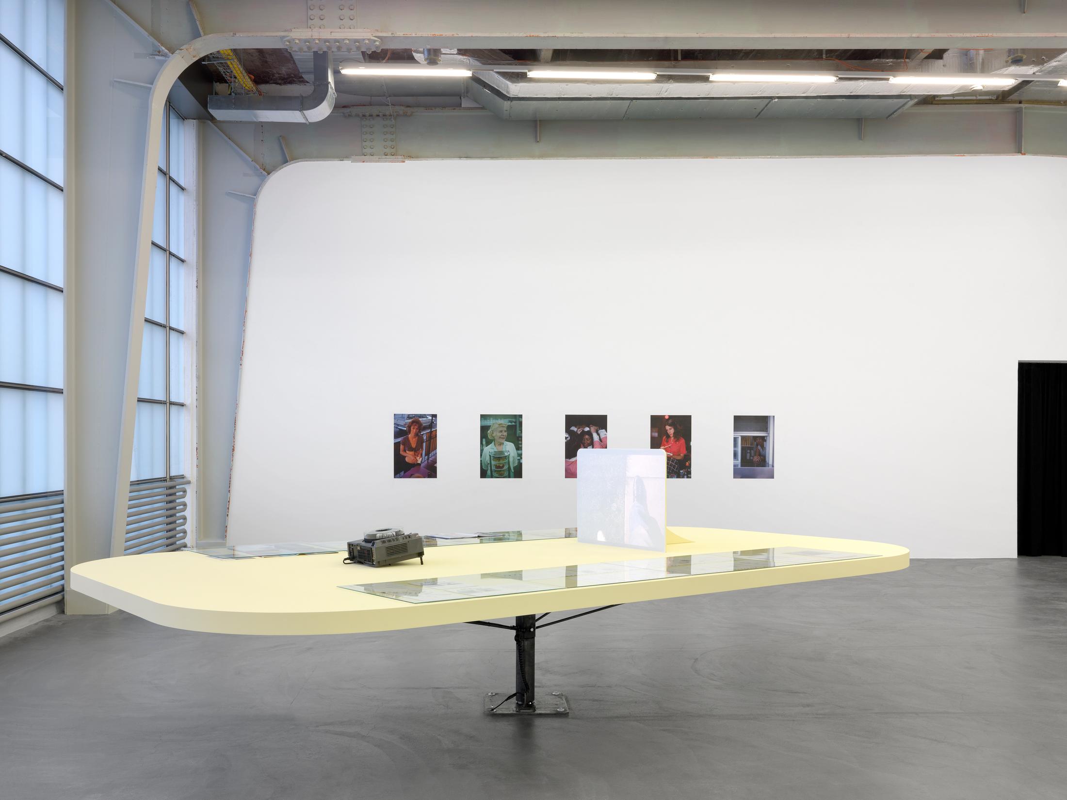 Exhibition View Pippa Garner Solo Show «Act Like You Know Me» at Kunsthalle Zürich, Zurich, 2023 / Photo: Annik Wetter / Courtesy: the artist and Kunsthalle Zürich