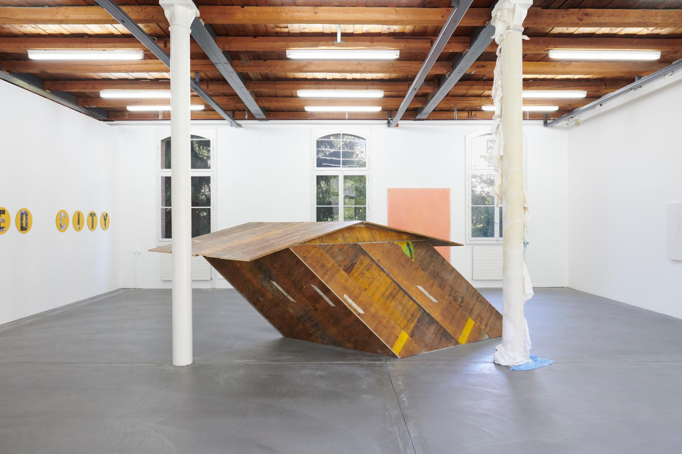 Exhibition View Groupshow «Plattform20; view on Charly Mirambeau, Angles dans la langue, 2020» at Fri Art, Fribourg, 2020 / Photo: © Guillaume Python / Courtesy: the artists and Fri Art