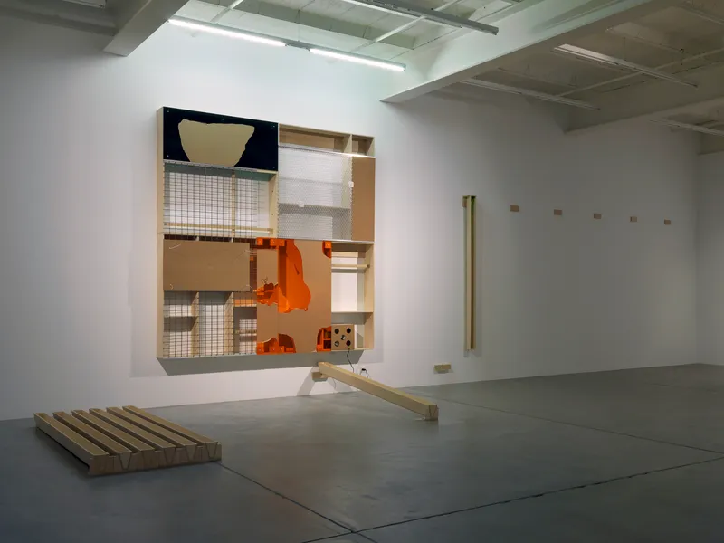 Exhibition View «No Thing: Pope.L, Adam Pendleton» at Galerie Eva Presenhuber, Zurich, 2019 / © Pope L. / Photo: Stefan Altenburger / Courtesy: the artist and Galerie Eva Presenhuber, Zurich / New York