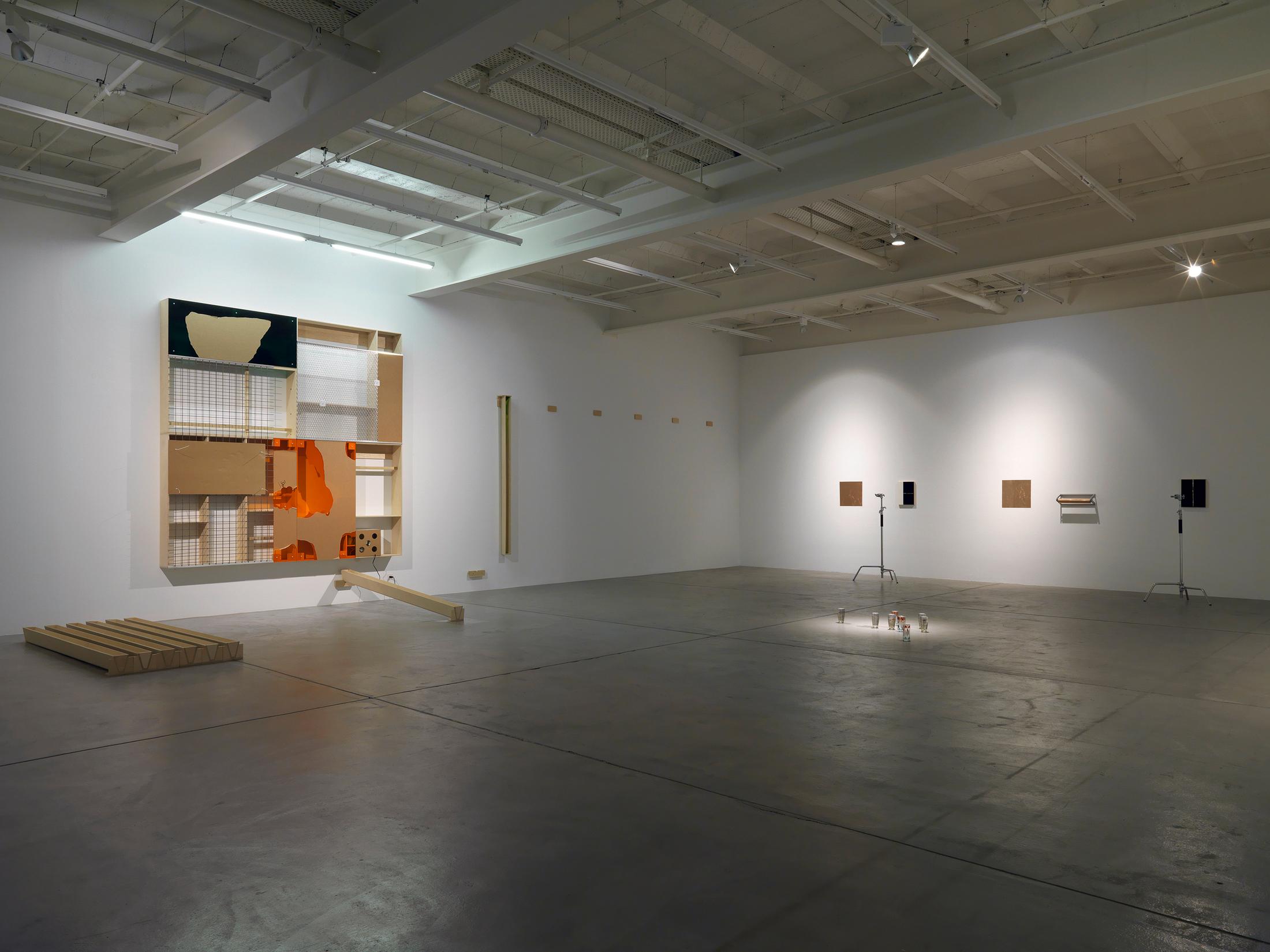 Exhibition View «No Thing: Pope.L, Adam Pendleton» at Galerie Eva Presenhuber, Zurich, 2019 / © Pope L. / Photo: Stefan Altenburger / Courtesy: the artist and Galerie Eva Presenhuber, Zurich / New York