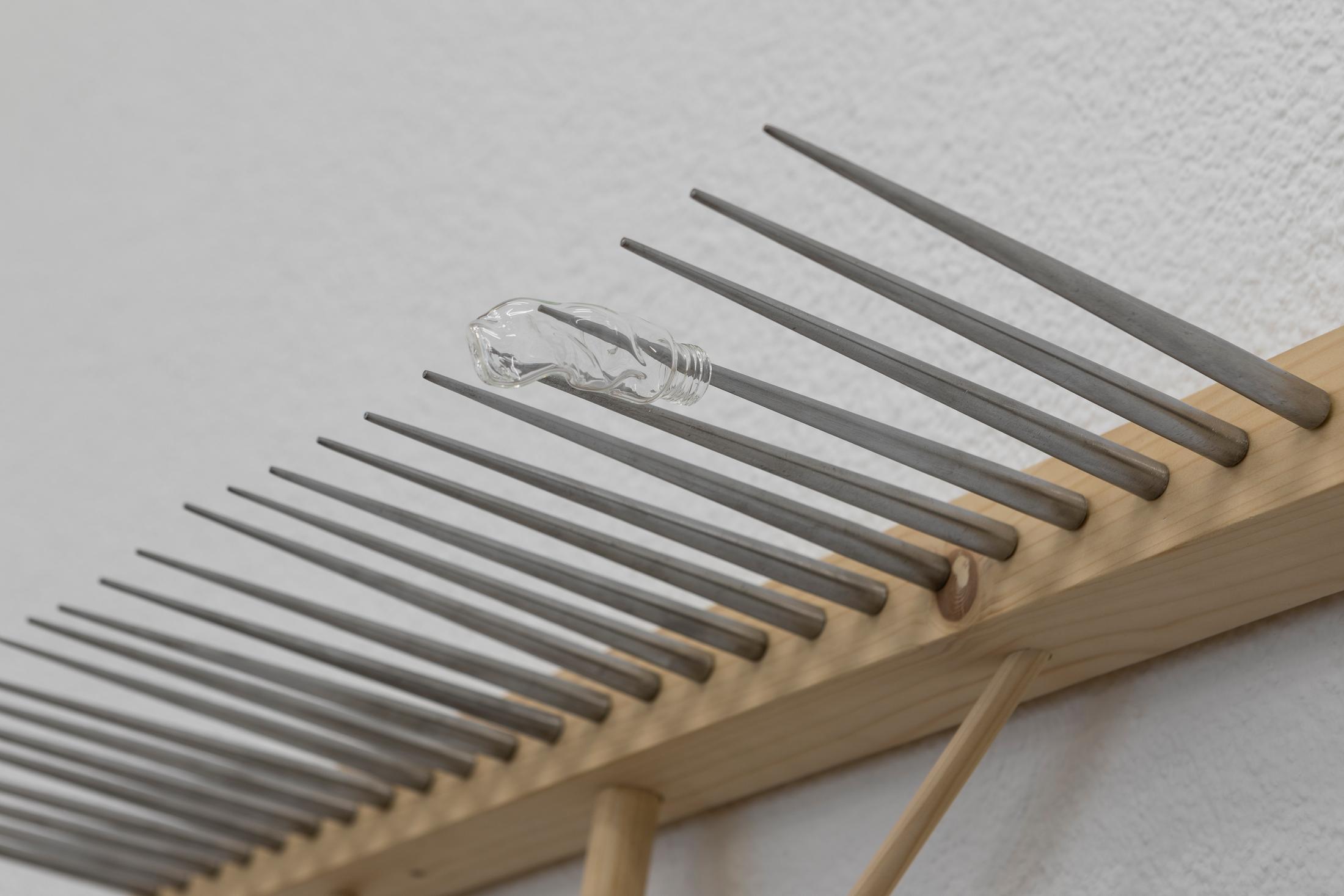 Exhibition View Group Show «Radical Sources; view on Claire Fontaine, Untitled (Someone is getting rich), 2012» at Krone Couronne, Biel, 2022 / Photo: Michal Florence Schorro / Courtesy: the artists and Krone Coronne