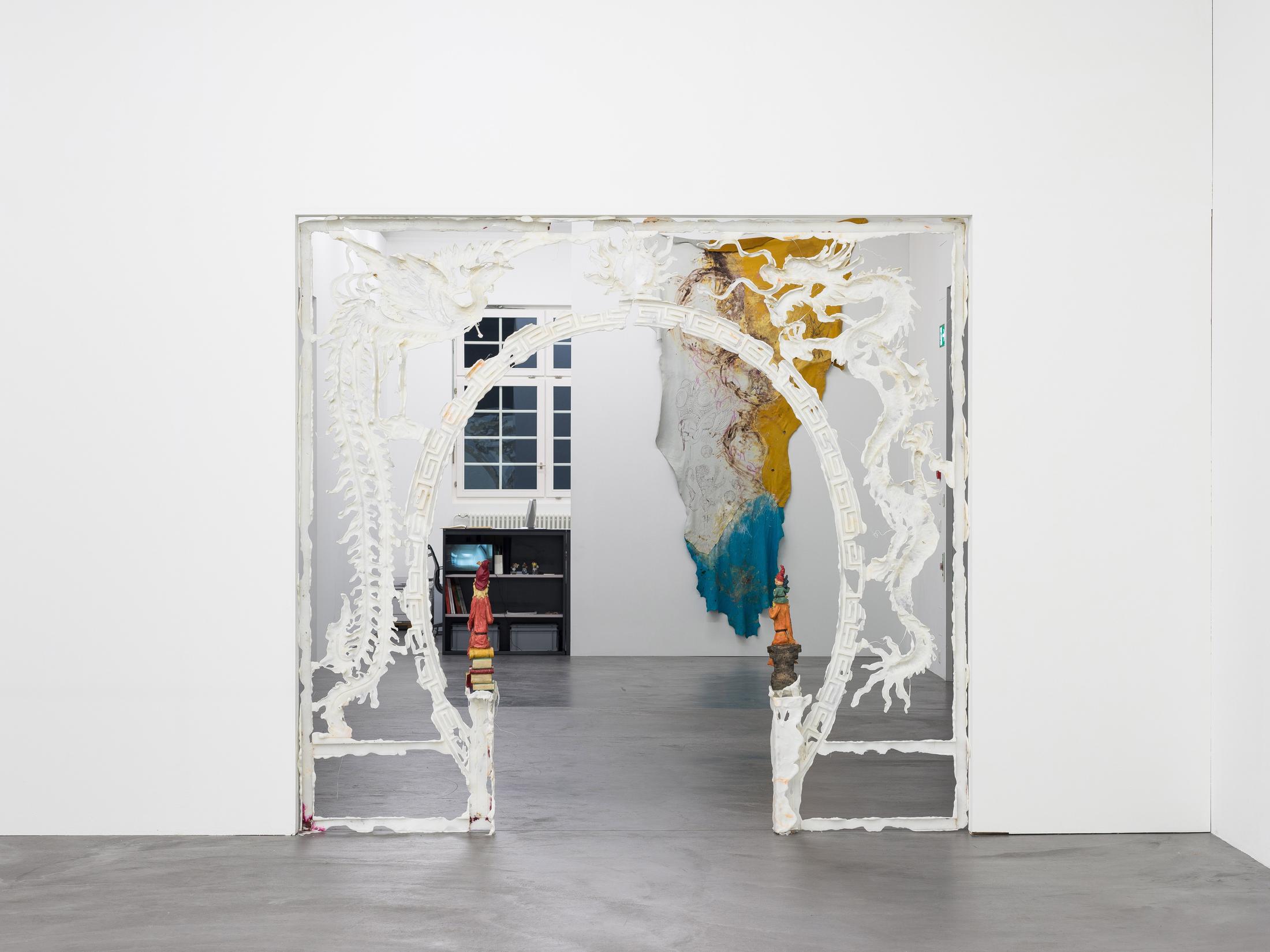 Exhibition View Raphaela Vogel «Gregor’s Loch» at Galerie Gregor Staiger, Zurich, 2018 / Courtesy: the artist, Galerie Gregor Staiger, Zurich & BQ, Berlin / © the artist & Galerie Gregor Staiger, Zurich