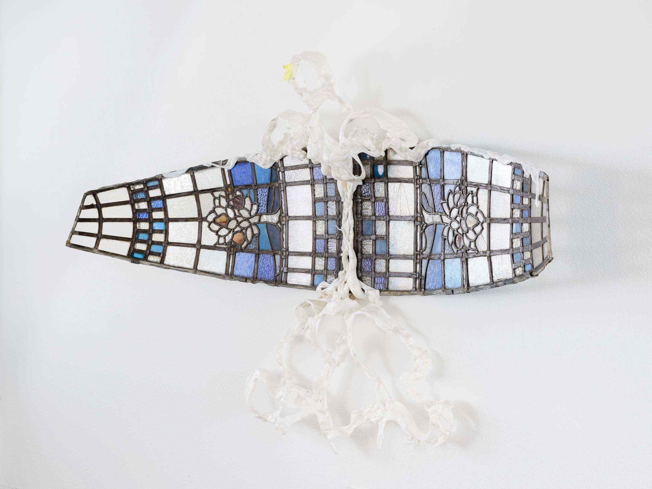 Exhibition View Raphaela Vogel Solo Show «Vor den Toren der Sprache; view on Raphaela Vogel, Wer bin ich, 2022, Metal, polyurethane elastomer, leaded glass, 115 x 220 x 60 cm» at Galerie Gregor Staiger, Zurich, 2022 / Photo and Courtesy: the artist and Galerie Gregor Staiger