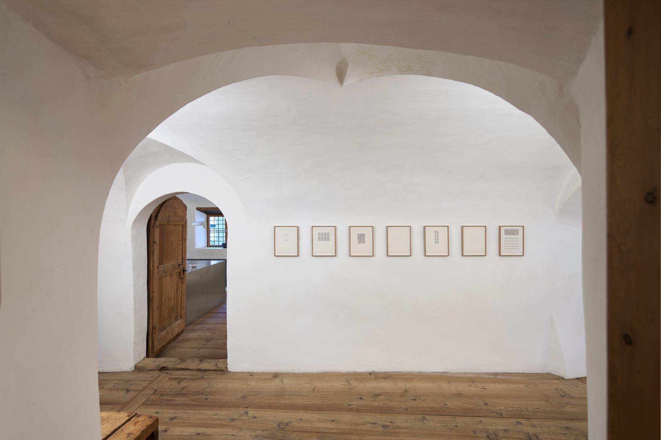 Installation View «REFLECTION about – about REFLECTION» with works by Carl Andre at Galerie Tschudi, Zuoz / Photo: Ralph Feiner / Courtesy: Galerie Tschudi, Zuoz and the Artist