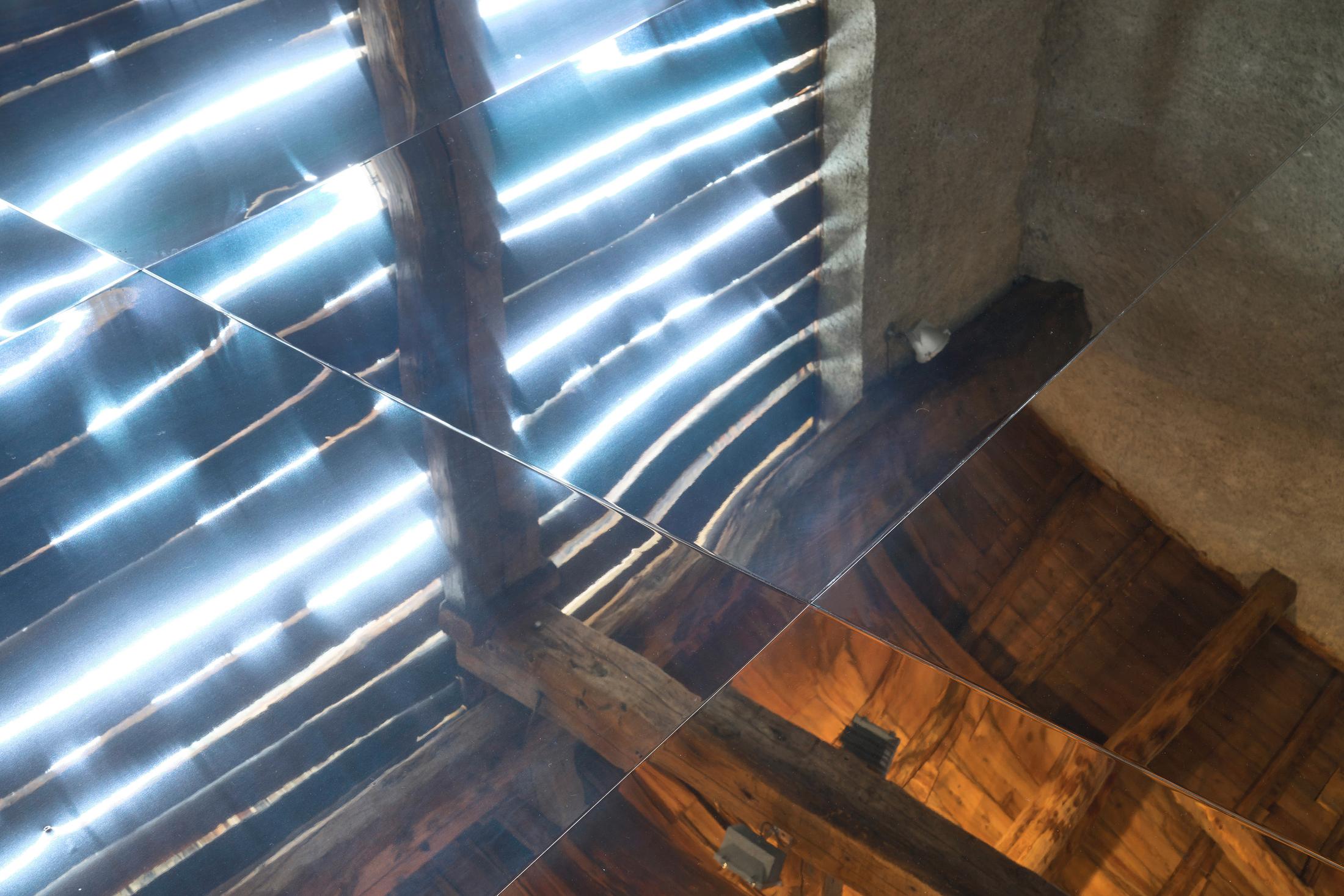 Installation View «REFLECTION about – about REFLECTION» with works by Kimsooja at Galerie Tschudi, Zuoz / Photo: Ralph Feiner / Courtesy: Galerie Tschudi, Zuoz and the Artists