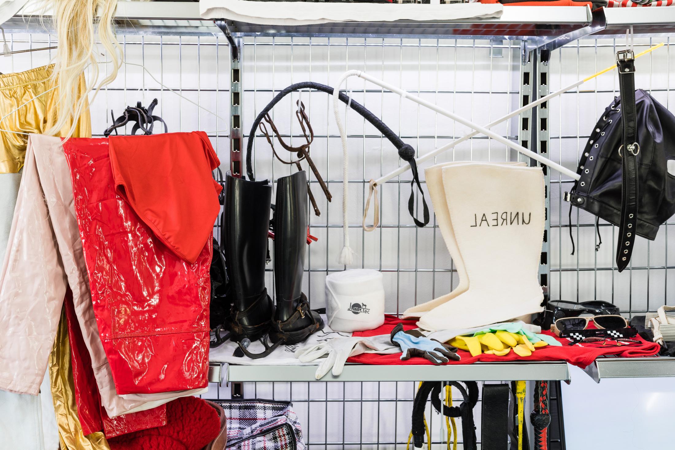 Exhibition View Duo Show «Robert Estermann and Oz Oderbolz; view on Robert Estermann, Riding.Vision Warehouse (detail), 2023, dimensions variable» at Last Tango, Zurich, 2023 / Photo: Kilian Bannwart / Courtesy: the artist and Last Tango