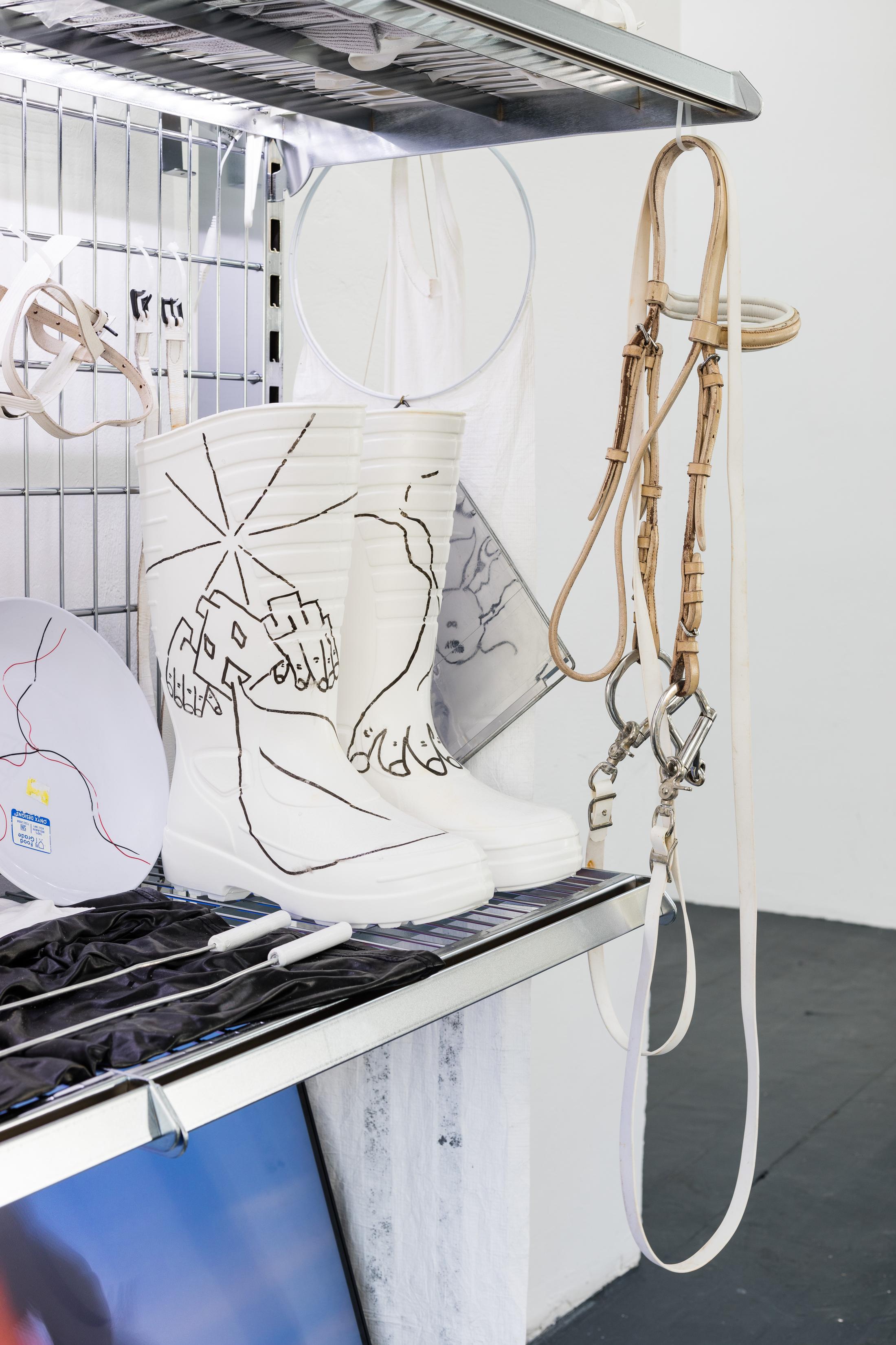 Exhibition View Duo Show «Robert Estermann and Oz Oderbolz; view on Robert Estermann, Riding.Vision Warehouse (detail), 2023, dimensions variable» at Last Tango, Zurich, 2023 / Photo: Kilian Bannwart / Courtesy: the artist and Last Tango