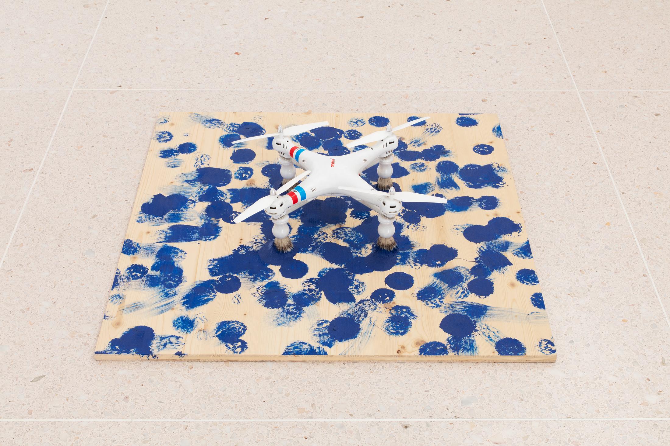 Exhibition View Roman Signer Soloshow at Kunsthaus Zug, Zug, 2019 / Photo: Stefan Rohner / Courtesy: the artist and Kunsthaus Zug