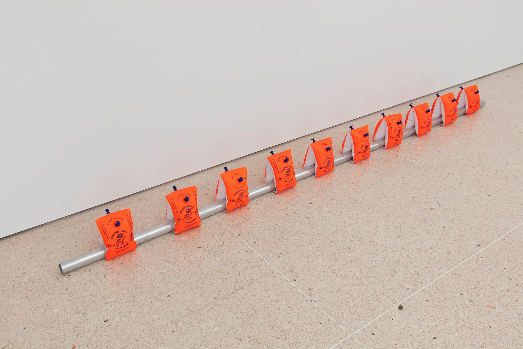 Exhibition View Roman Signer Soloshow at Kunsthaus Zug, Zug, 2019 / Photo: Stefan Rohner / Courtesy: the artist and Kunsthaus Zug