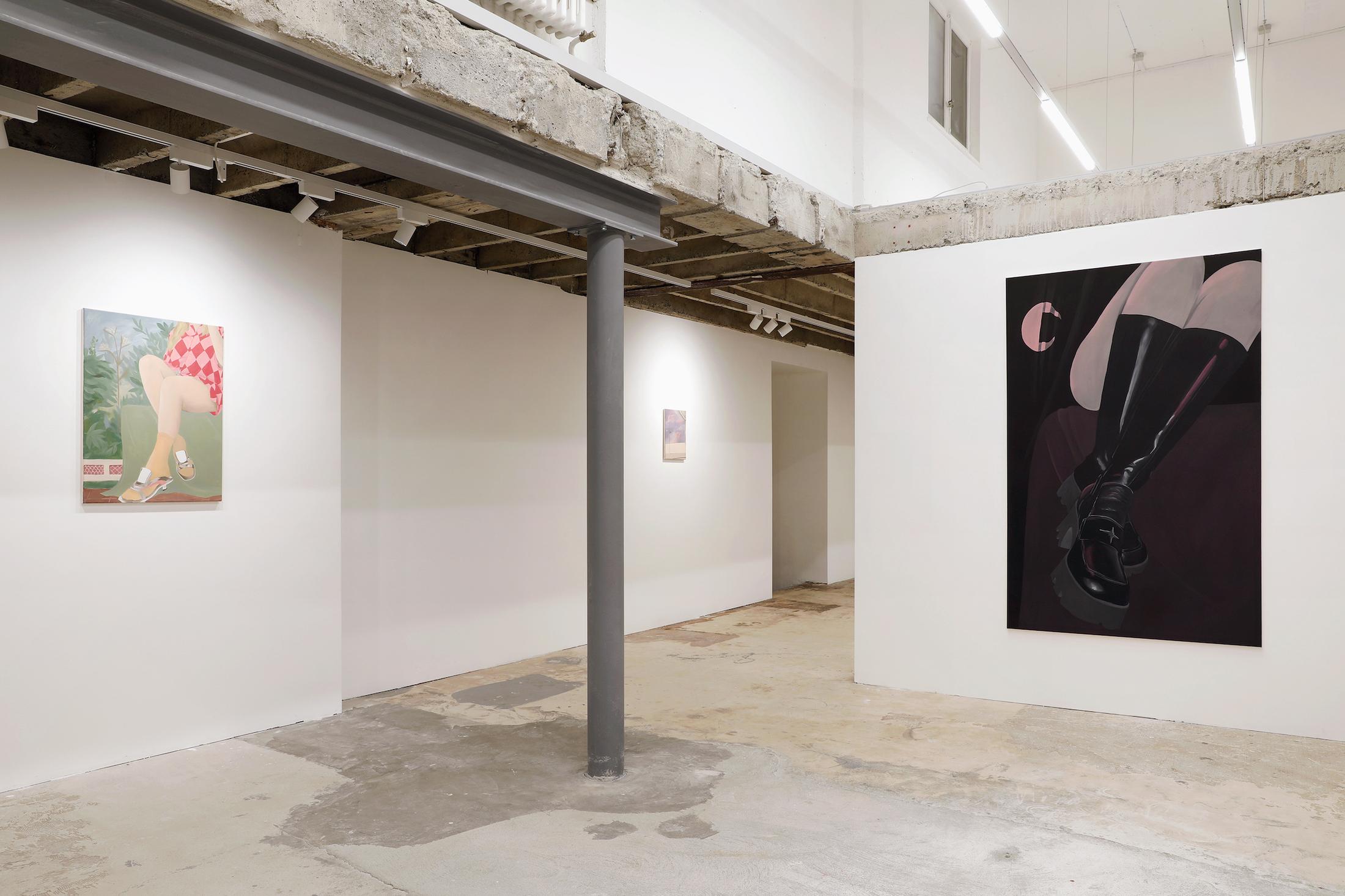 Exhibition View Romane de Watteville Solo Show «Every Me» at Fabienne Levy, 2021-2022 / Photo: Neige Sanchez / Courtesy: the artist and Fabienne Levy