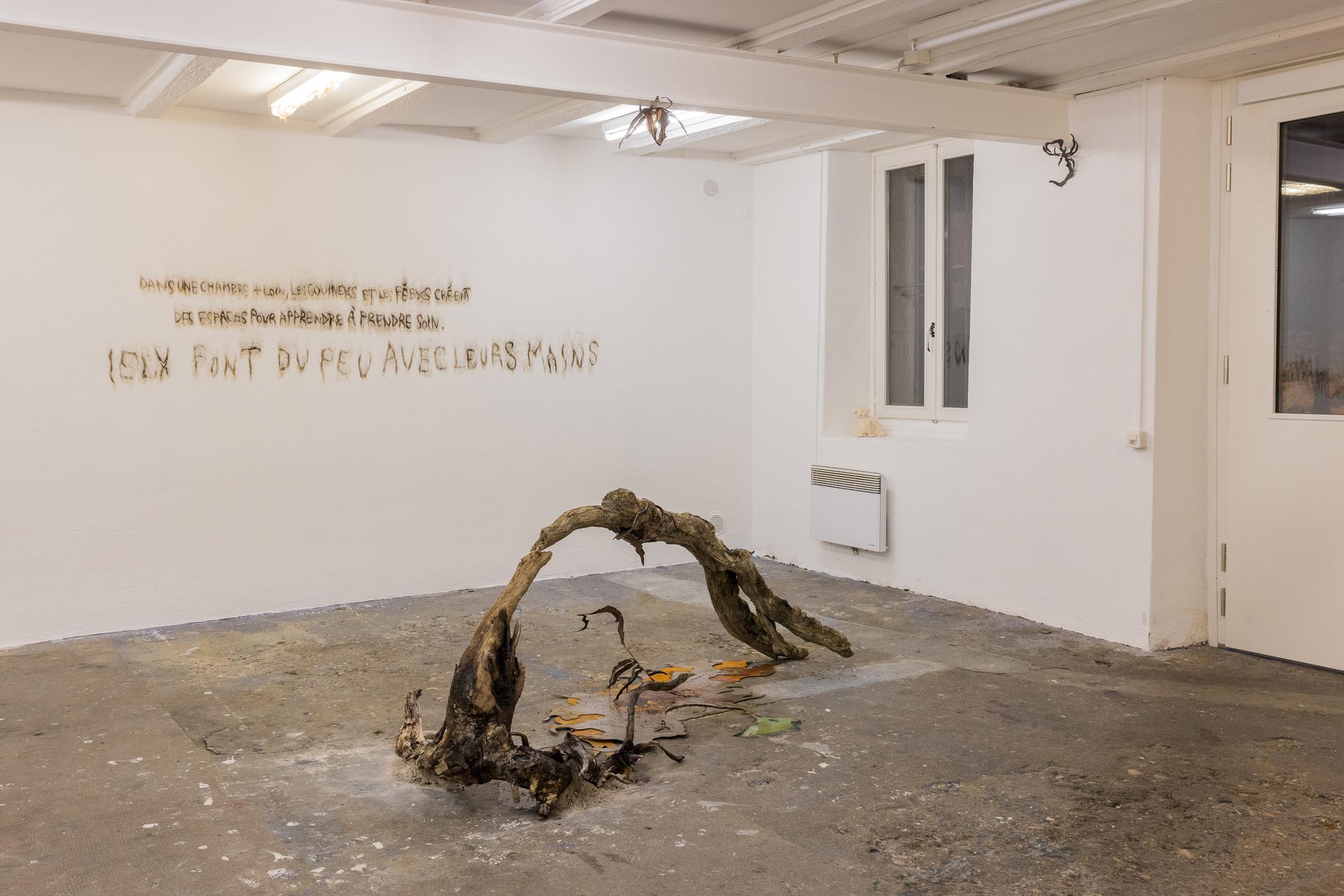 Exhibition View Duo Show «Fusionner nos Ardeurxes» at WallStreet, Fribourg, 2022-2023 / Photo: Julie Folly / Courtesy: the artists and WallStreet