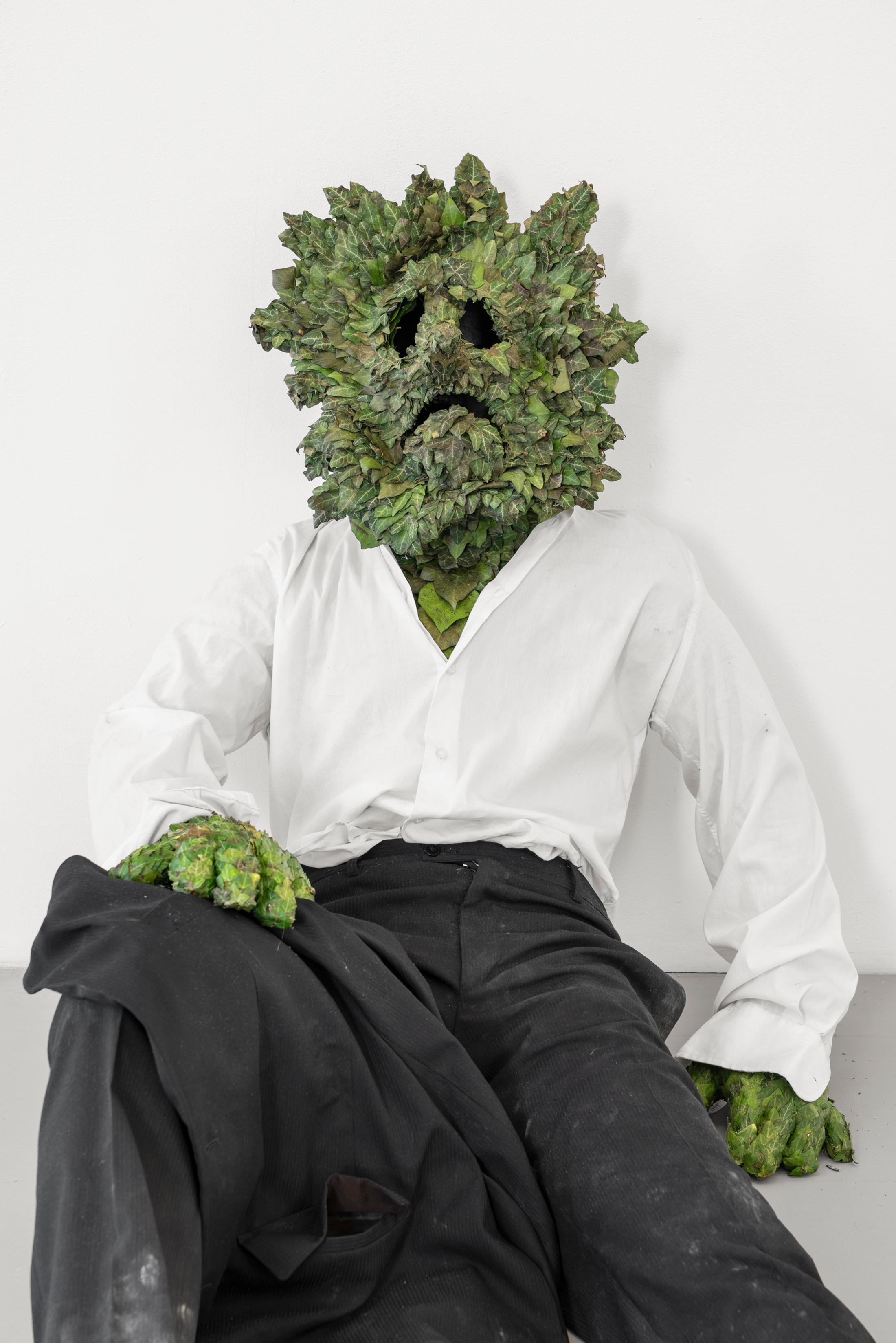 Exhibition View Group Show «Rosaspina; view on Jacopo Belloni, Il superstizioso, 2022» at La rada, Locarno, 2022 / Photo: Riccardo Giancola / Courtesy: the artists and La rada