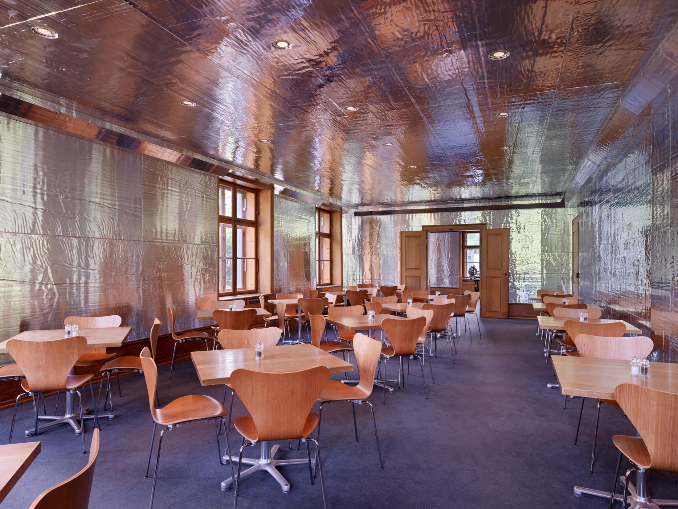 Exhibition View Rudolf Stingel Soloshow at Fondation Beyeler, Riehen, 2019 / Photo: Stefan Altenburger / © Rudolf Stingel / Courtesy: the artist and Fondation Beyeler