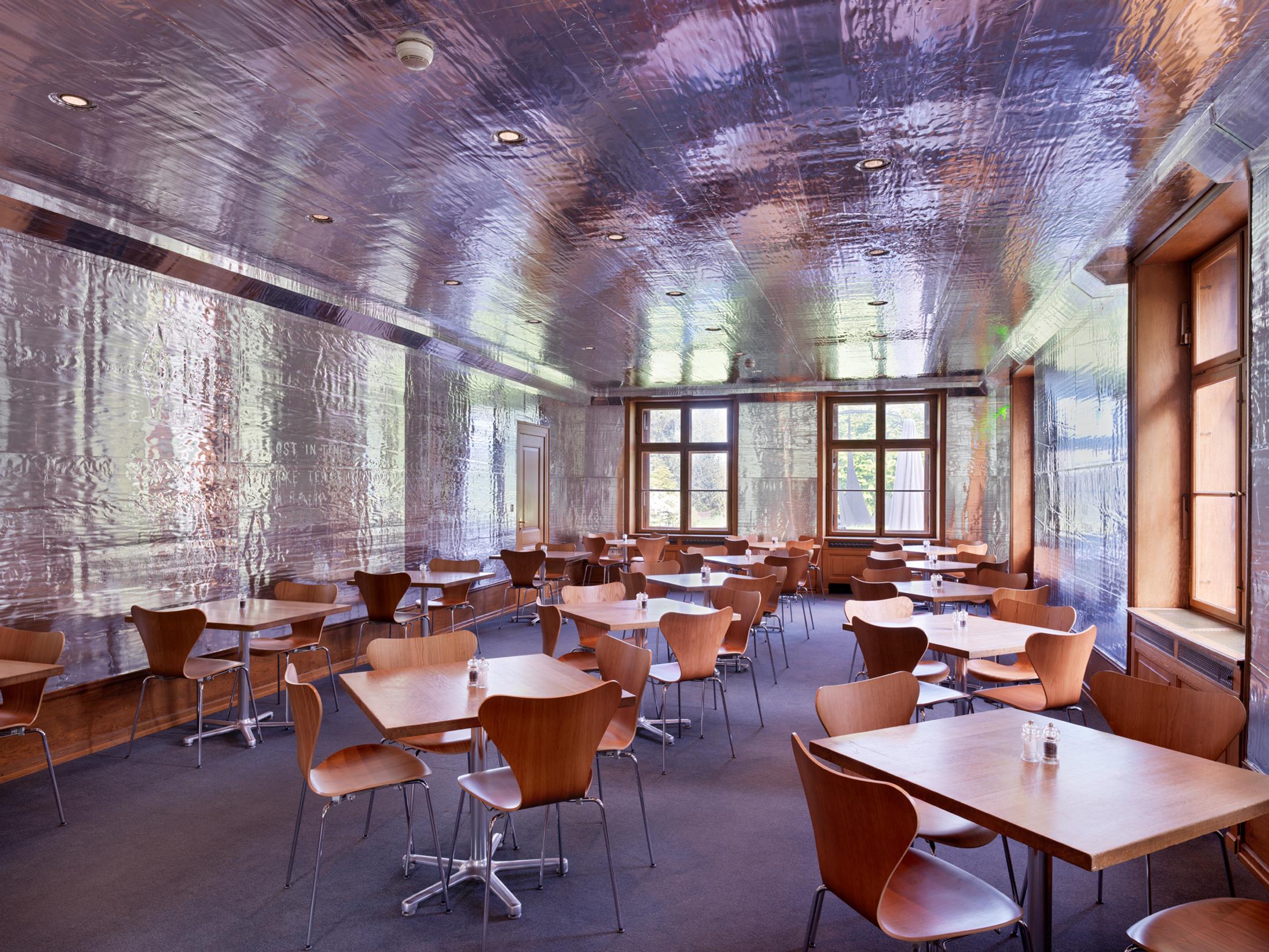 Exhibition View Rudolf Stingel Soloshow at Fondation Beyeler, Riehen, 2019 / Photo: Stefan Altenburger / © Rudolf Stingel / Courtesy: the artist and Fondation Beyeler