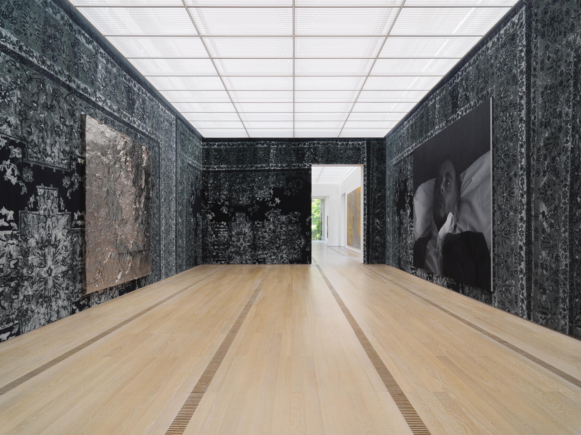 Exhibition View Rudolf Stingel Soloshow at Fondation Beyeler, Riehen, 2019 / Photo: Stefan Altenburger / © Rudolf Stingel / Courtesy: the artist and Fondation Beyeler