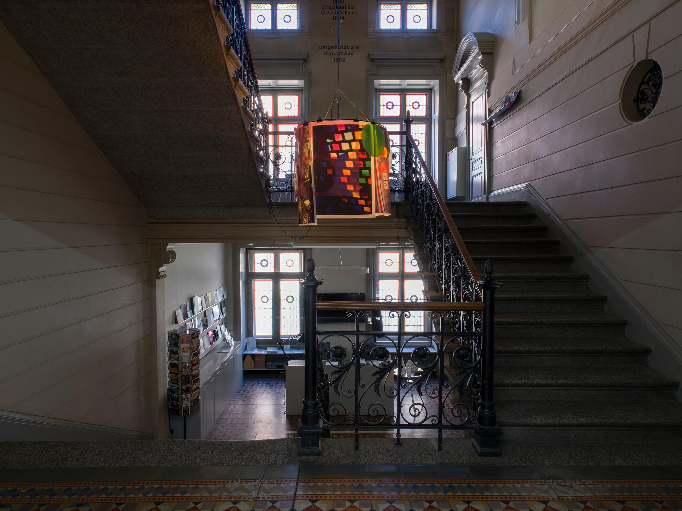 Exhibition View Ruedi Bechtler Solo Show «Zeitreise auf dem Kopf; view on Ruedi Bechtler, Leuchter, 2022» at Kunsthaus Langenthal, Langenthal, 2022 / Photo: CE / Courtesy: the artist and Kunsthaus Langenthal