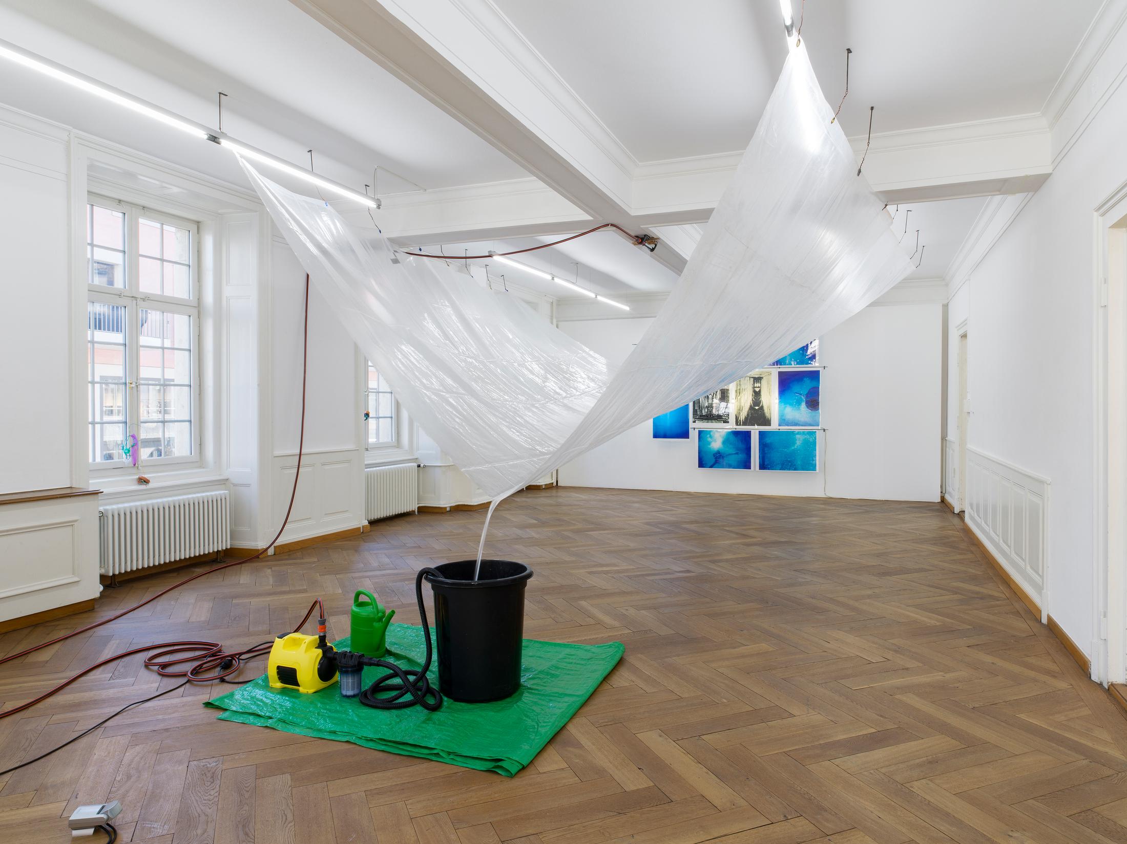 Exhibition View Ruedi Bechtler Solo Show «Zeitreise auf dem Kopf; view on Ruedi Bechtler, Wasserfall, 2002/2022» at Kunsthaus Langenthal, Langenthal, 2022 / Photo: CE / Courtesy: the artist and Kunsthaus Langenthal