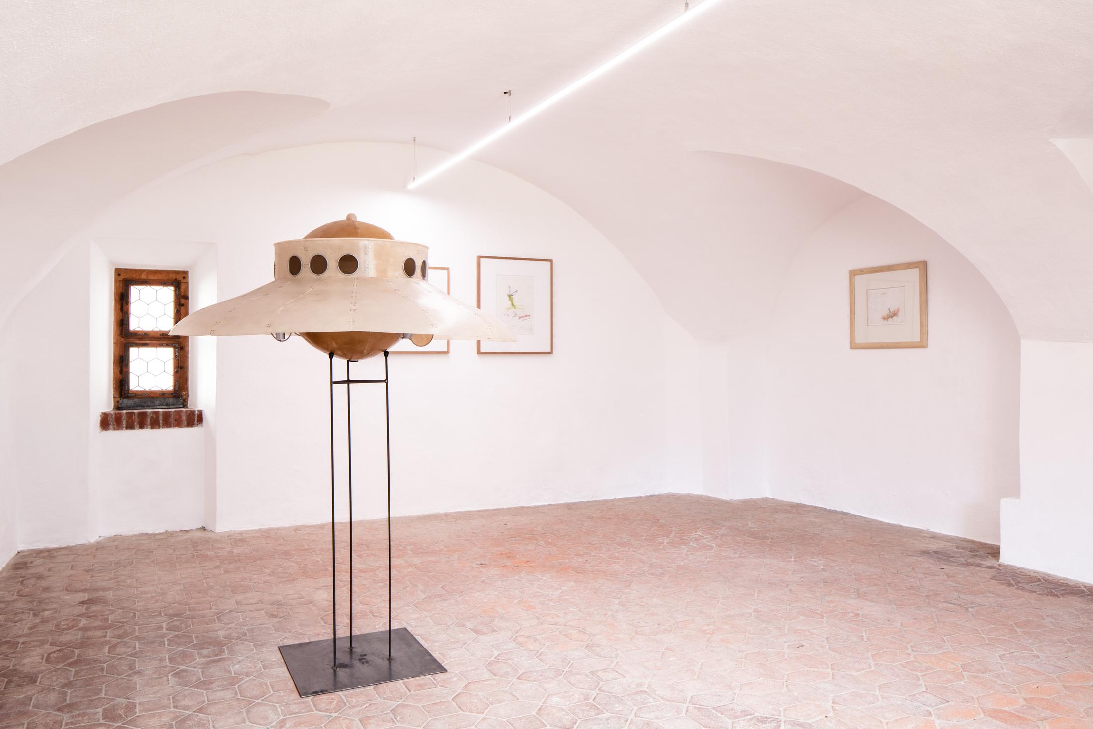 Exhibition View Salvatore Scarpitta and Panamarenko «Dream Maschines» at Fundaziun Not Vital, Ardez and Castle Tarasp, 2019 / Courtesy: Fundaziun Not Vital
