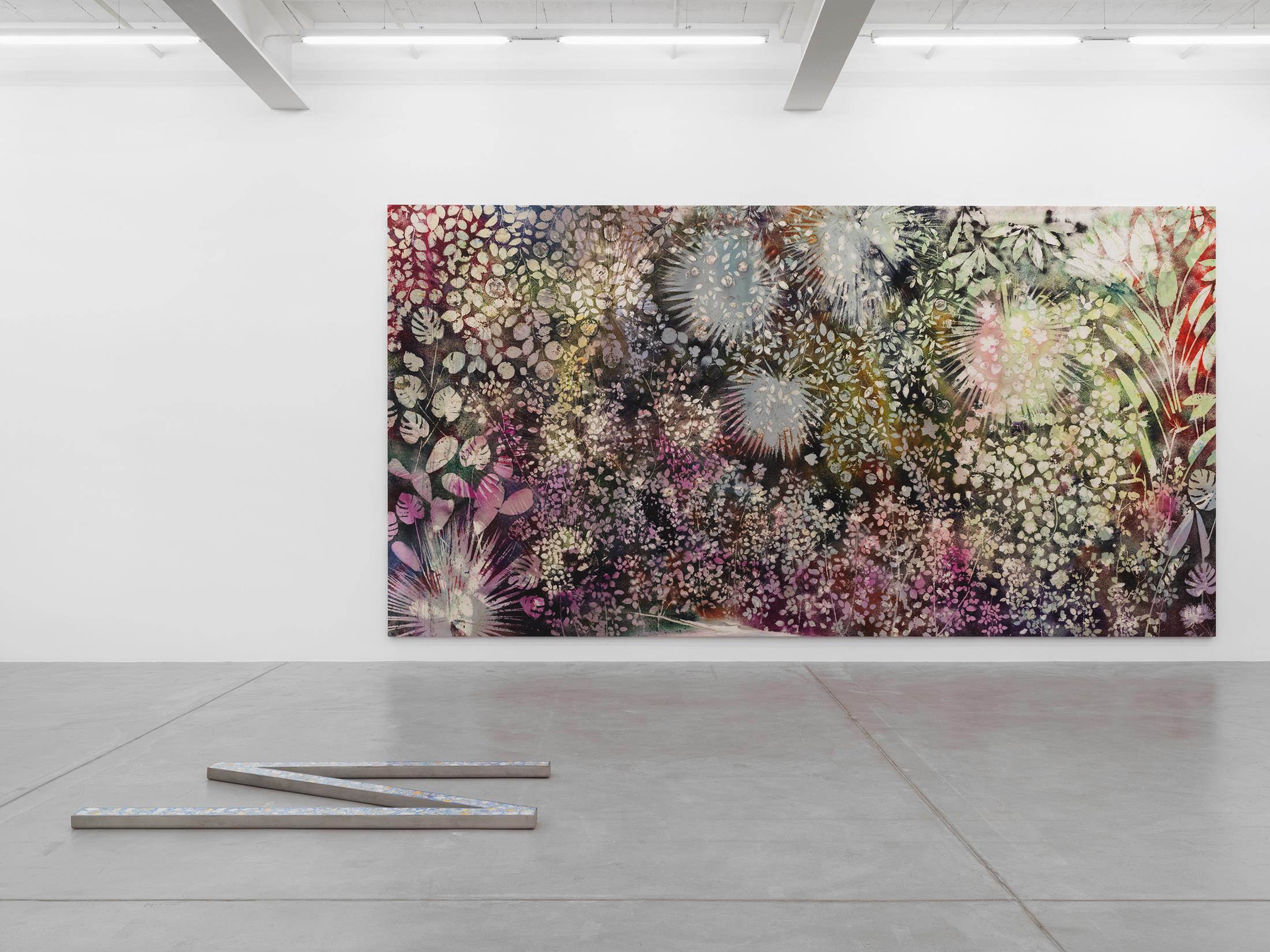 Exhibition View Sam Falls Soloshow at Galerie Eva Presenhuber, Zurich, 2019 / Photo: Stefan Altenburger / © Sam Falls / Courtesy the artist and Galerie Eva Presenhuber, Zurich / New York