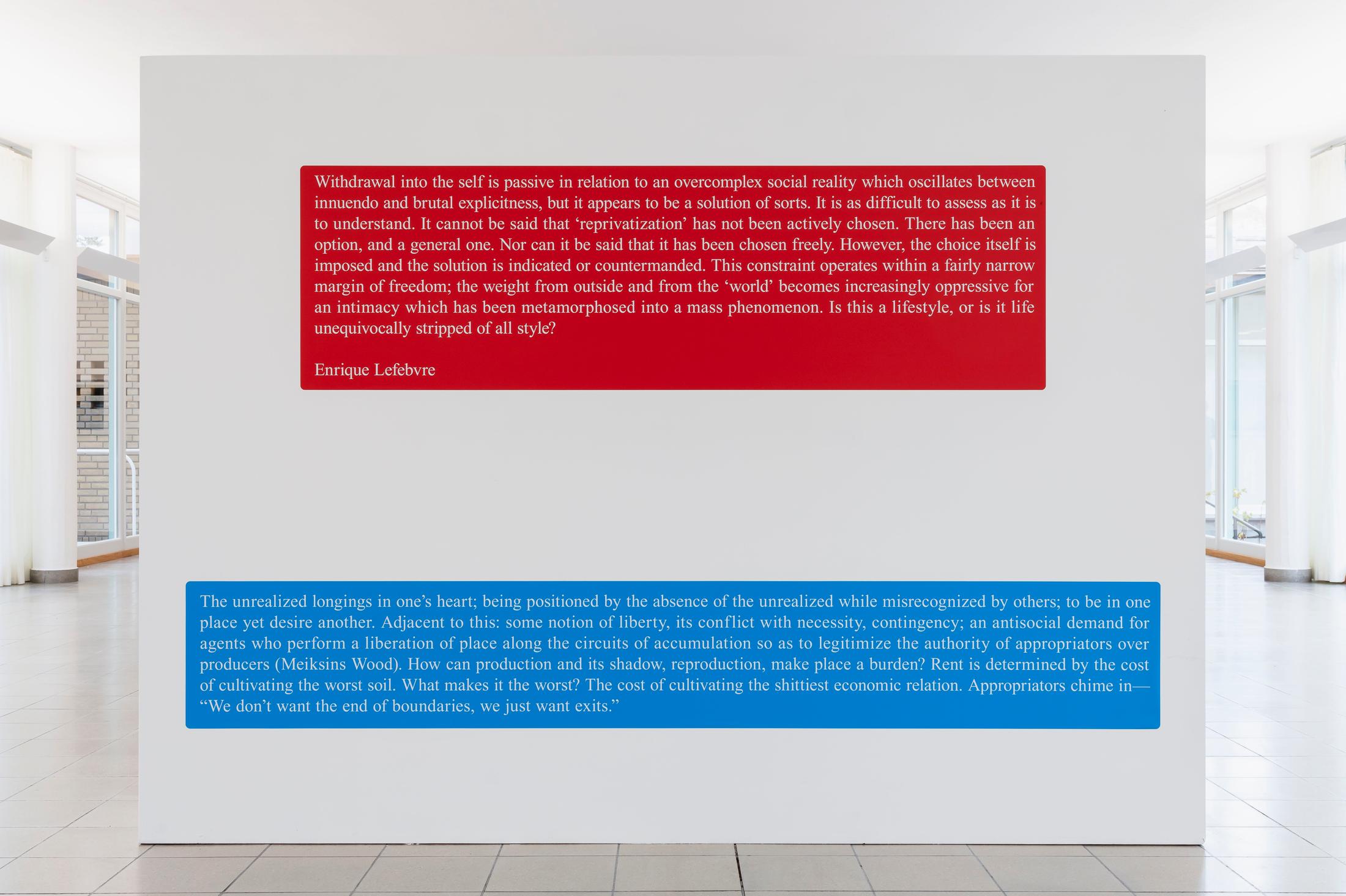 Exhibition View Sam Pulitzer Soloshow «The Premise of a Better Life; view on Años Perros, 2019» at Kunsthaus Glarus, Glarus, 2019 / Photo: Gunnar Meier / Courtesy: the artist and Kunsthaus Glarus