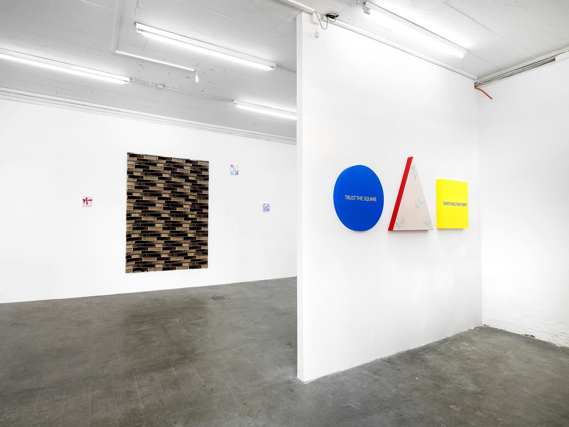 Exhibition View Sarah Benslimane Solo Show «The Way We Trust» at Tunnel Tunnel, Lausanne 2022 / Photo: Julien Gremaud / Courtesy: the artist and Tunnel Tunnel