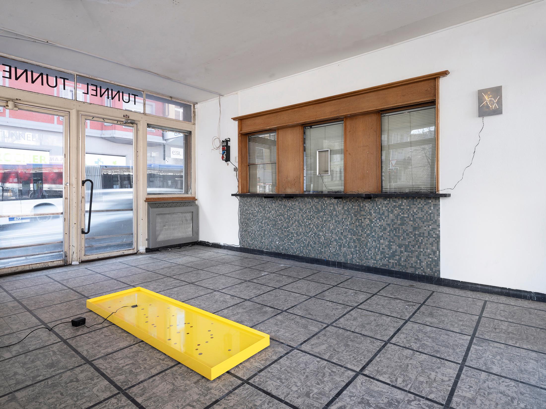 Exhibition View Sarah Benslimane Solo Show «The Way We Trust» at Tunnel Tunnel, Lausanne 2022 / Photo: Julien Gremaud / Courtesy: the artist and Tunnel Tunnel