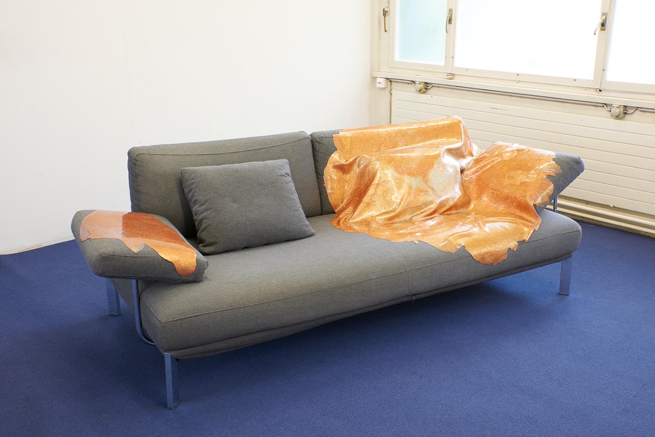 Exhibition View Groupshow «Spiral Arms; view on Ceylan Öztrük, flat dragon, sofa edition, 2019» at Longtang, Zurich, 2019 / Photo: James Bantone / Courtesy: the artists and Longtang, Zurich