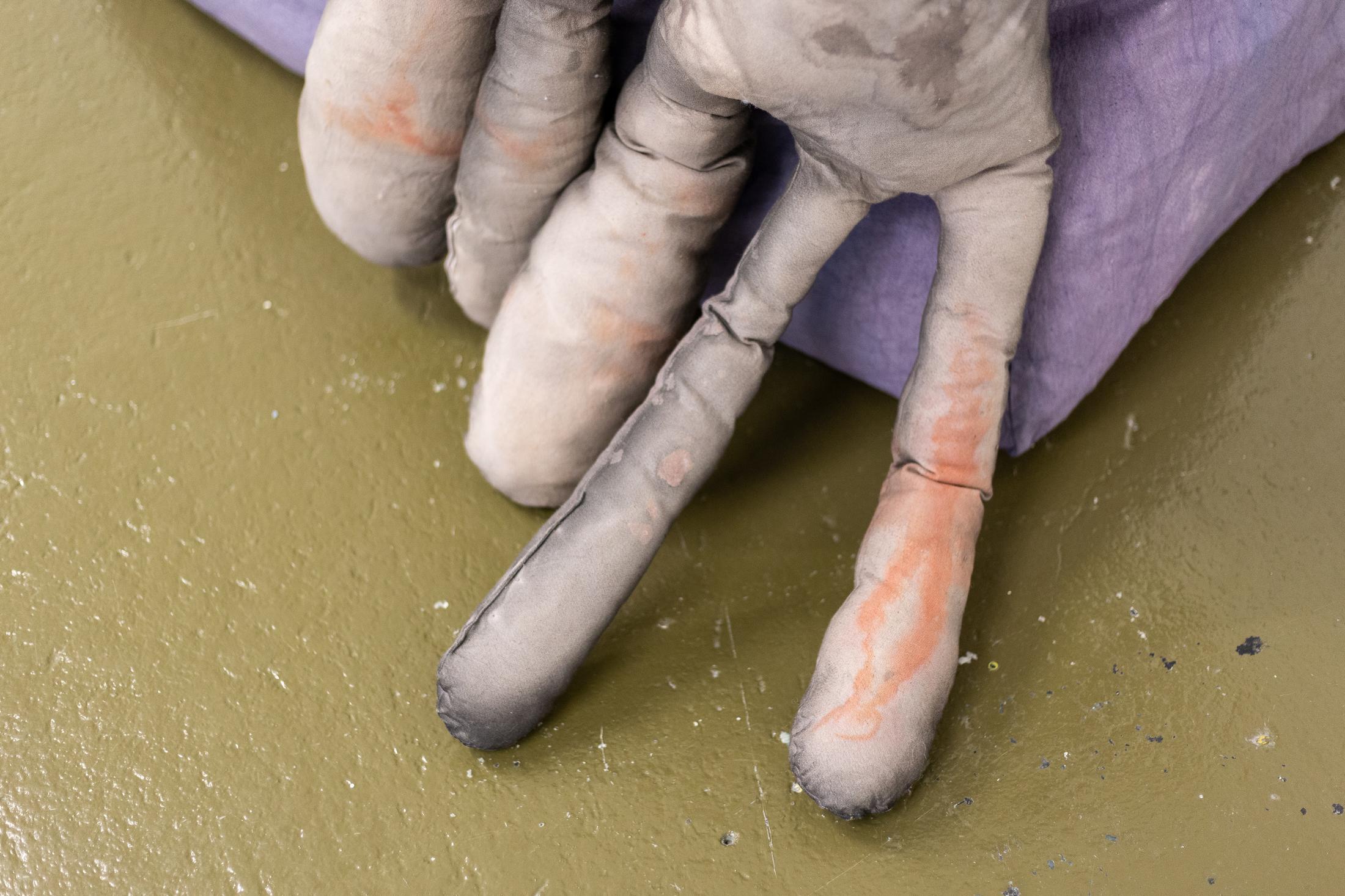 Exhibition View Groupshow «Sarah Margnetti & Megan Rooney ; view on Megan Rooney, Kaput Kaput (detail), 2019» at Last Tango, Zurich / Photo: Kilian Bannwart / Courtesy: the artist and Last Tango