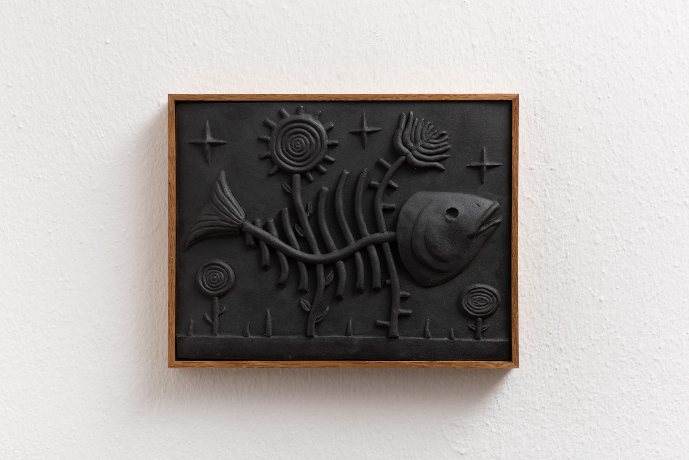 Exhibition View Group Show «SBANDARE; view on Adrien Chevalley, Vevey - Lugano, 2023, Grès, noce e rovere / stoneware, walnut & oak» at Sonnenstube, Lugano, 2023 / Photo: Mattia Angelini / Courtesy: the artist and Sonnenstube