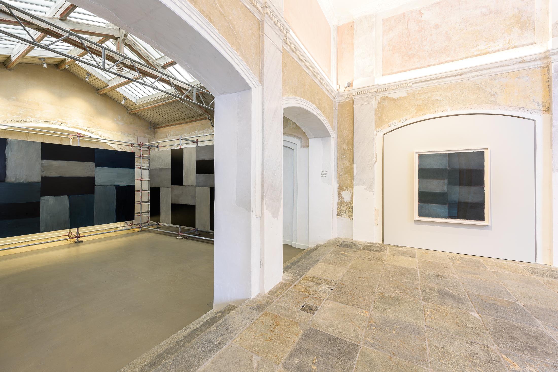 Exhibition View Sean Scully Soloshow «Aeternum» presented by Robilant+Voena at Forum Paracelsus, St. Moritz / © Sean Scully / Photo: Romano Salis / Courtesy: Sean Scully and Robilant+Voena