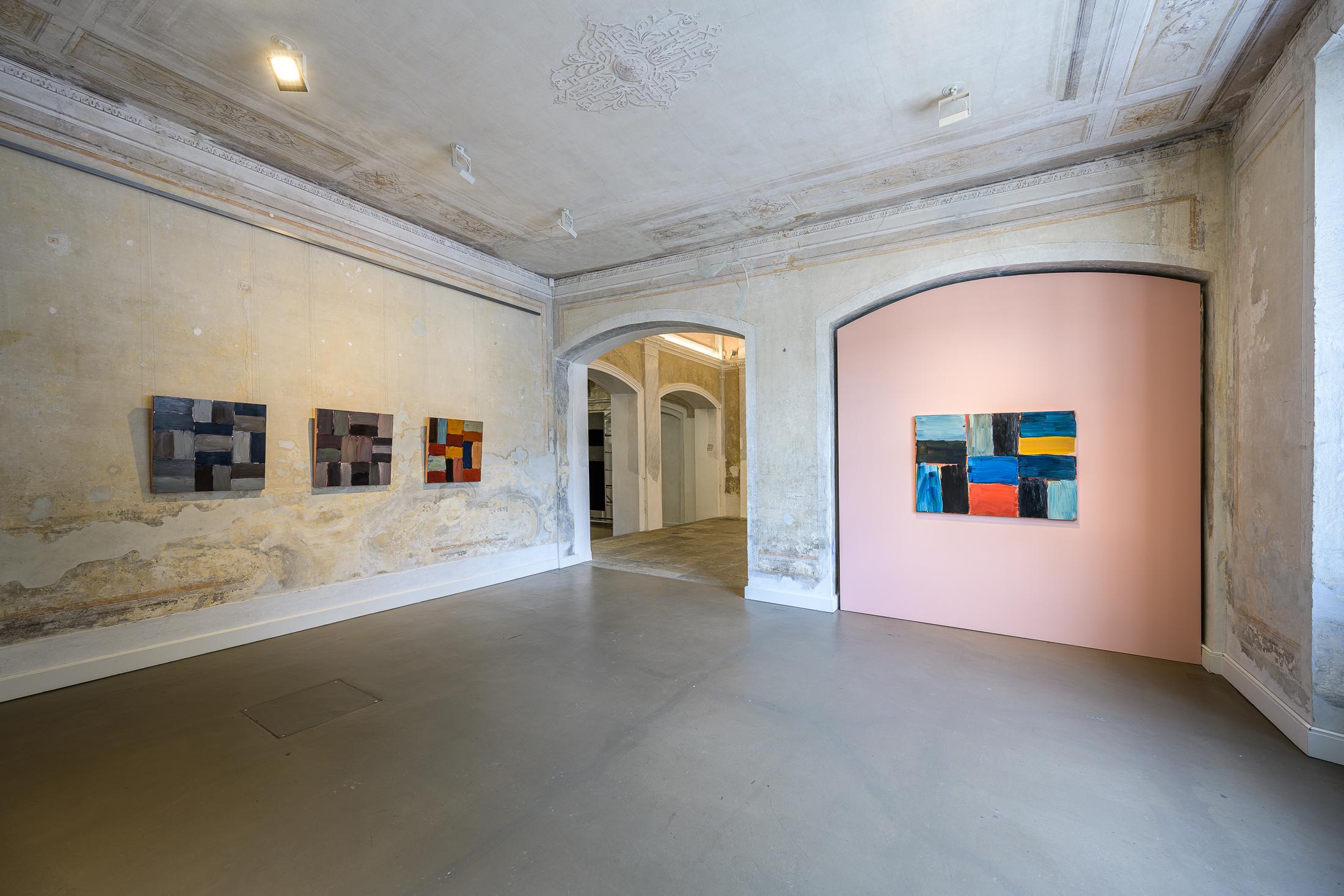 Exhibition View Sean Scully Soloshow «Aeternum» presented by Robilant+Voena at Forum Paracelsus, St. Moritz / © Sean Scully / Photo: Romano Salis / Courtesy: Sean Scully and Robilant+Voena