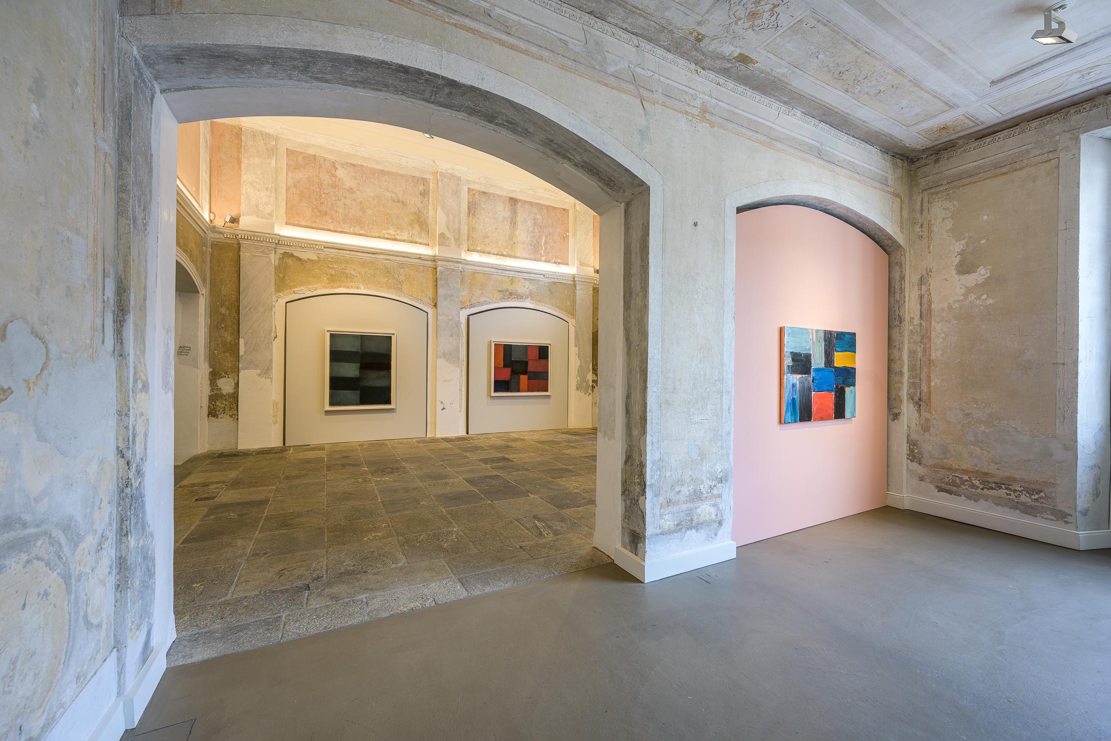 Exhibition View Sean Scully Soloshow «Aeternum» presented by Robilant+Voena at Forum Paracelsus, St. Moritz / © Sean Scully / Photo: Romano Salis / Courtesy: Sean Scully and Robilant+Voena