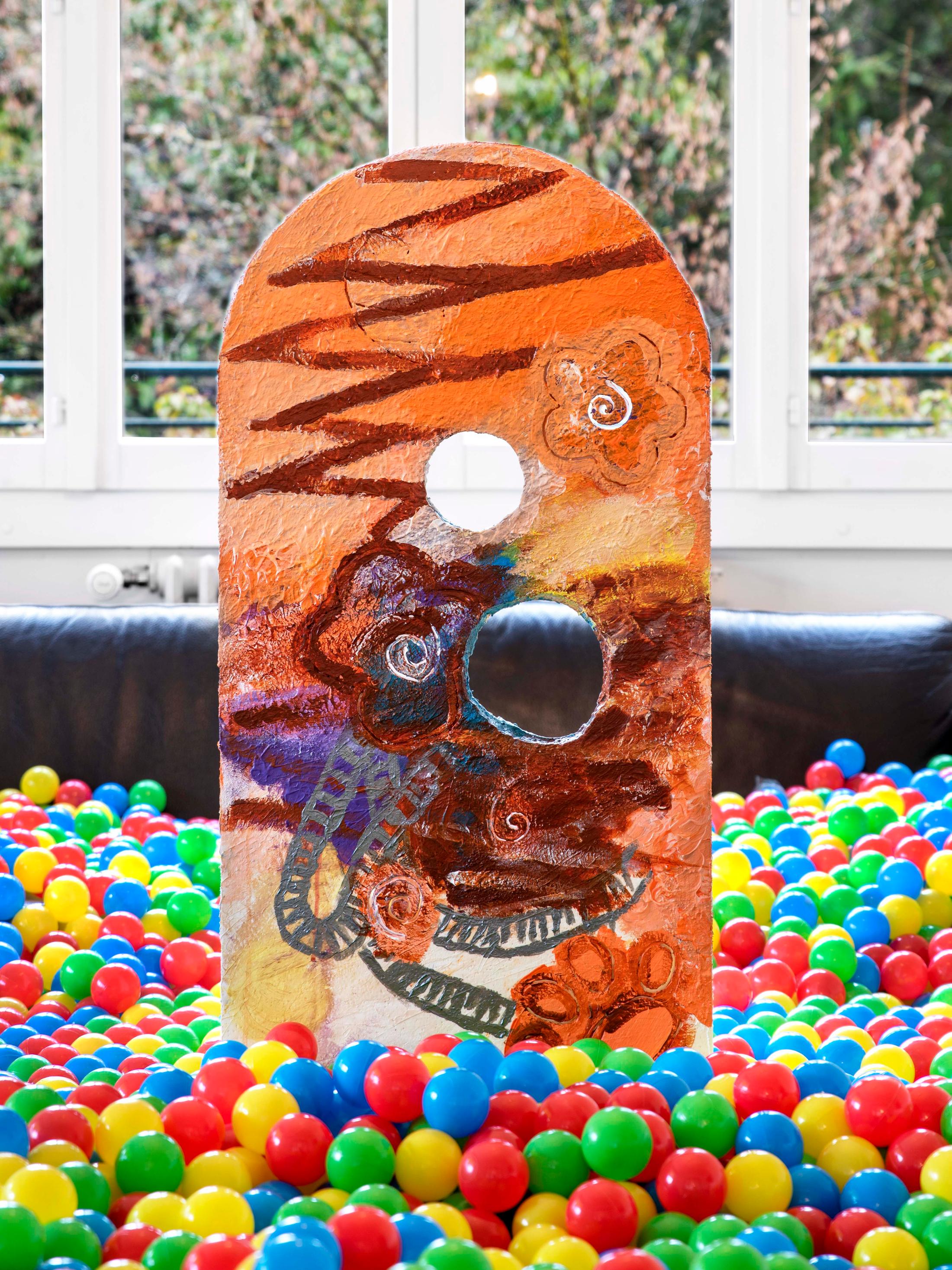 Exhibition View Shuang Li Solo Show «Among Us; view on Shuang Li, Kim, 2021, acrylic on foam, plastic balls, variable dimensions» at Cherish, Geneva, 2021 / Photo: James Bantone / Courtesy: the artist and Cherish